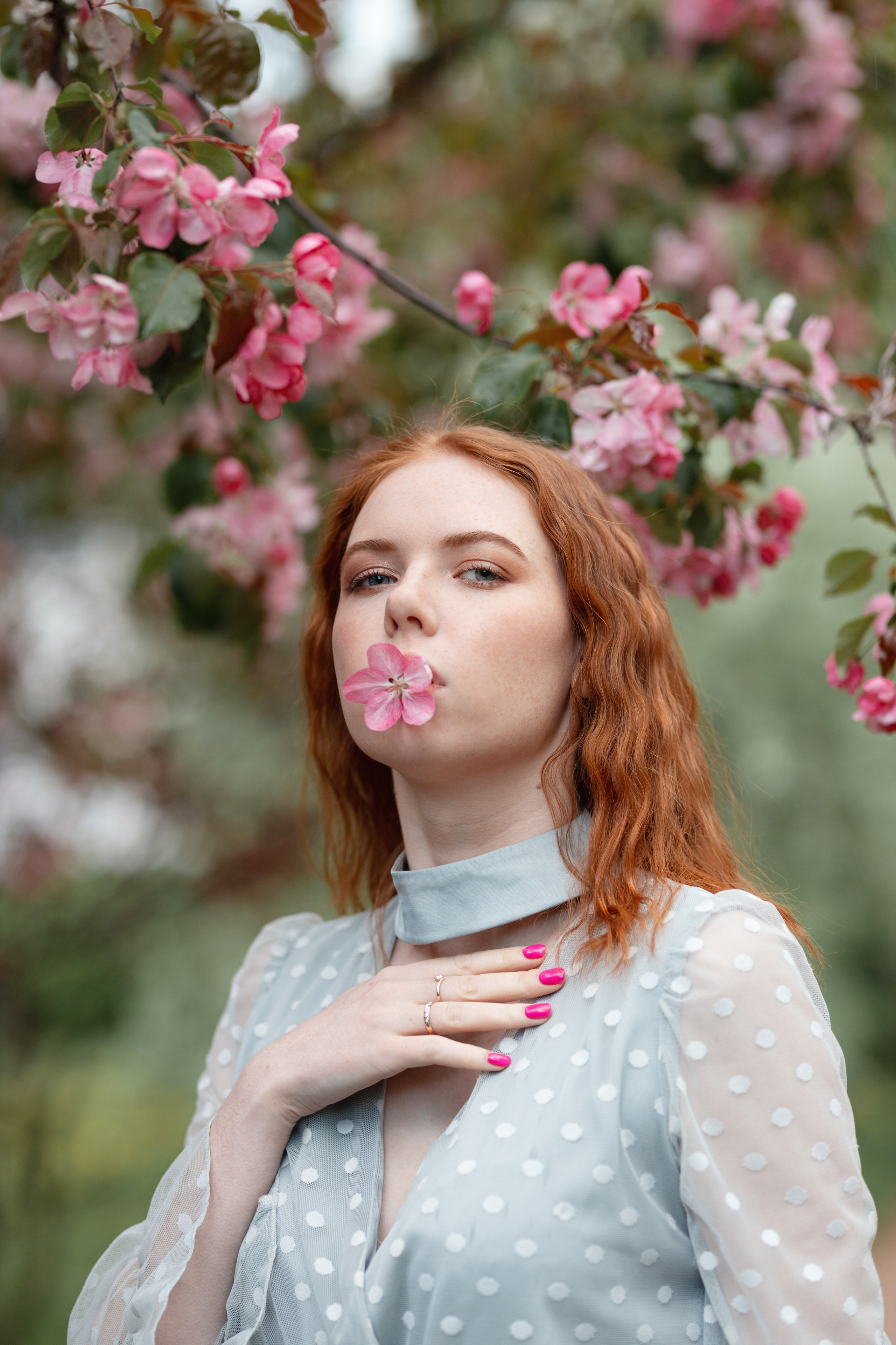 Аля в цветущем саду. Фотографии в Санкт-Петербурге и не только. Александр Колдин