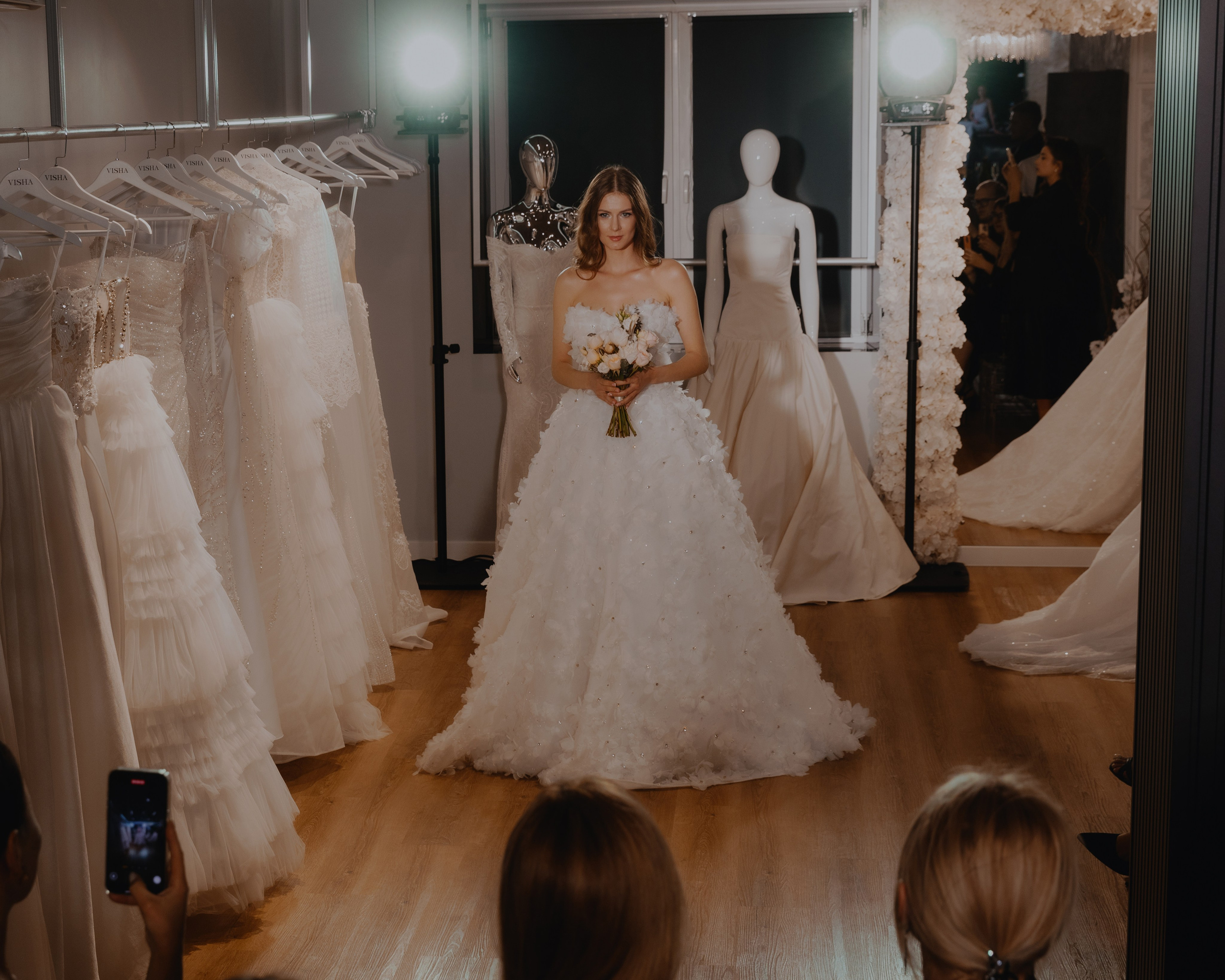 Открытие свадебного салона VISHA. Свадебные фотографы в Гомеле и Минске Сергей и Анастасия Фещенок