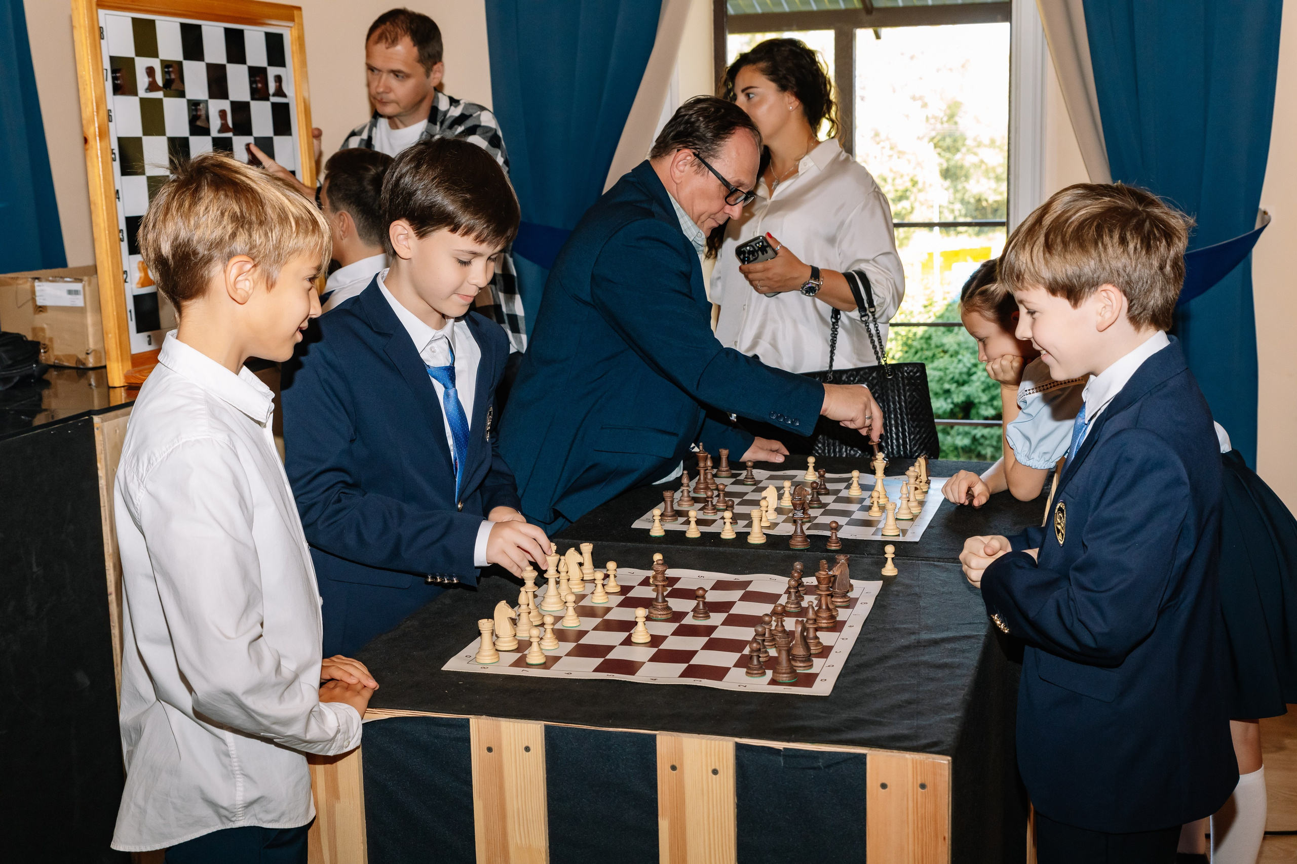 Линейка 1Б Школа Права и Экономики. Фотограф в Москве Яна Полосина