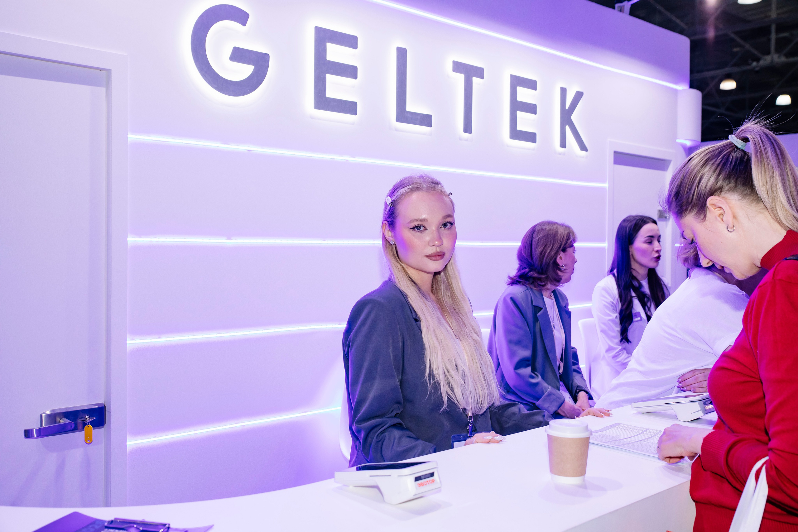 Выставка BEAUNITY by InterCHARM 2026. Профессиональный фотограф в Москве | Заказать фотосессию и съемку