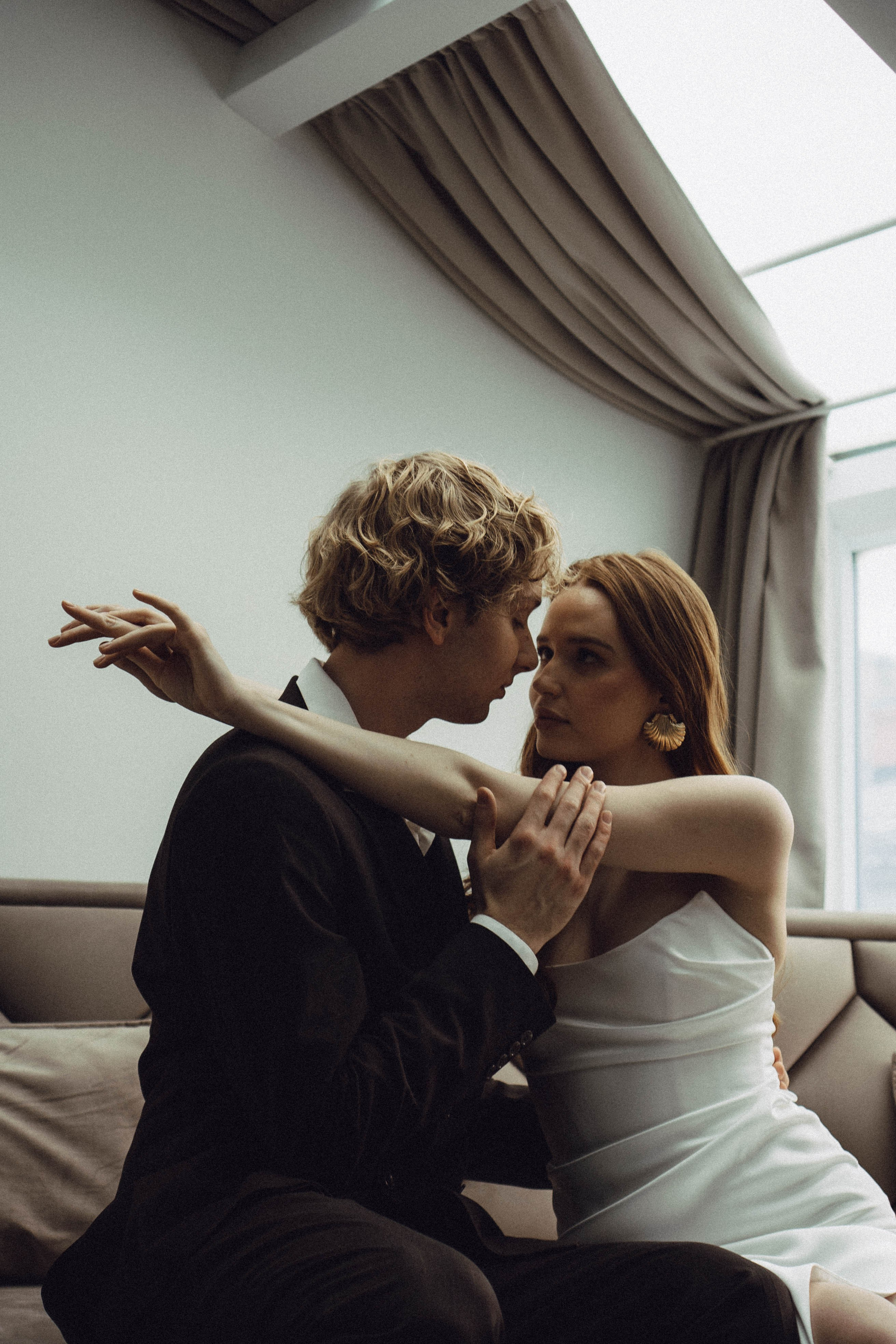 СВАДЕБНАЯ СЬЕМКА В ОТЕЛЕ. СБОРЫ ЖЕНИХА И НЕВЕСТЫ И ТАКЖЕ ТОР И ПОДГОТОВКА К ПРОГУЛКЕ. Профессиональный фотограф, Санкт-Петербург — Виктория Богомолова