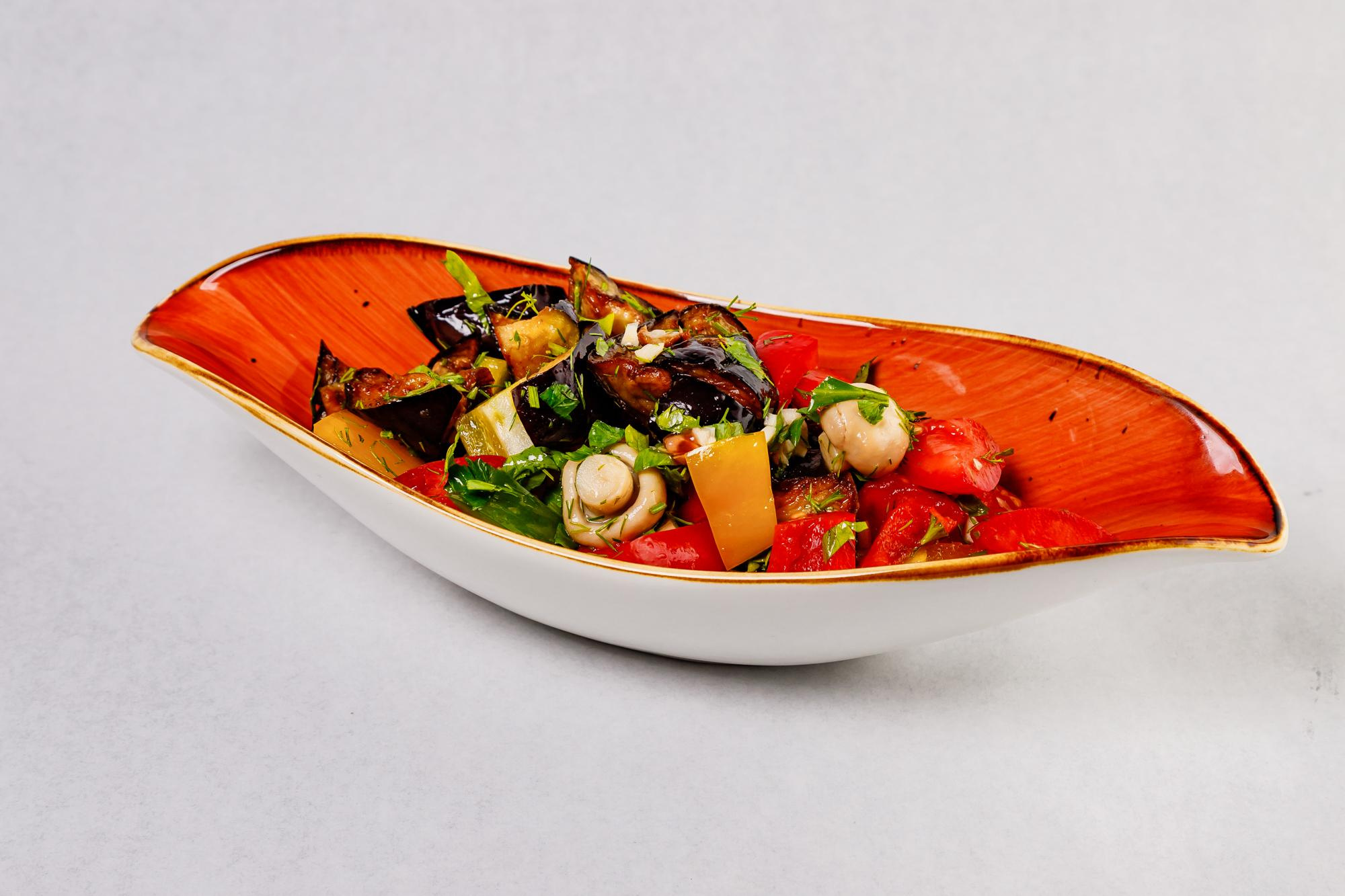 грибочки на тарелке 