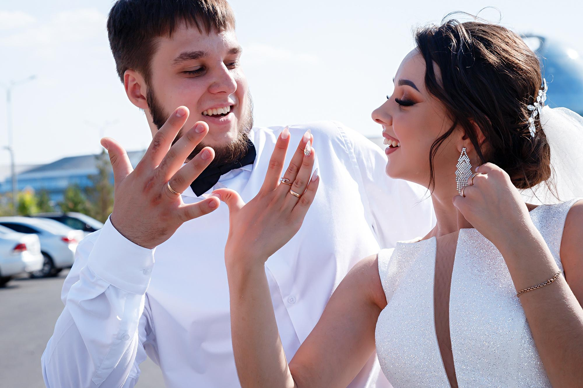 кольца на невесте жениха 