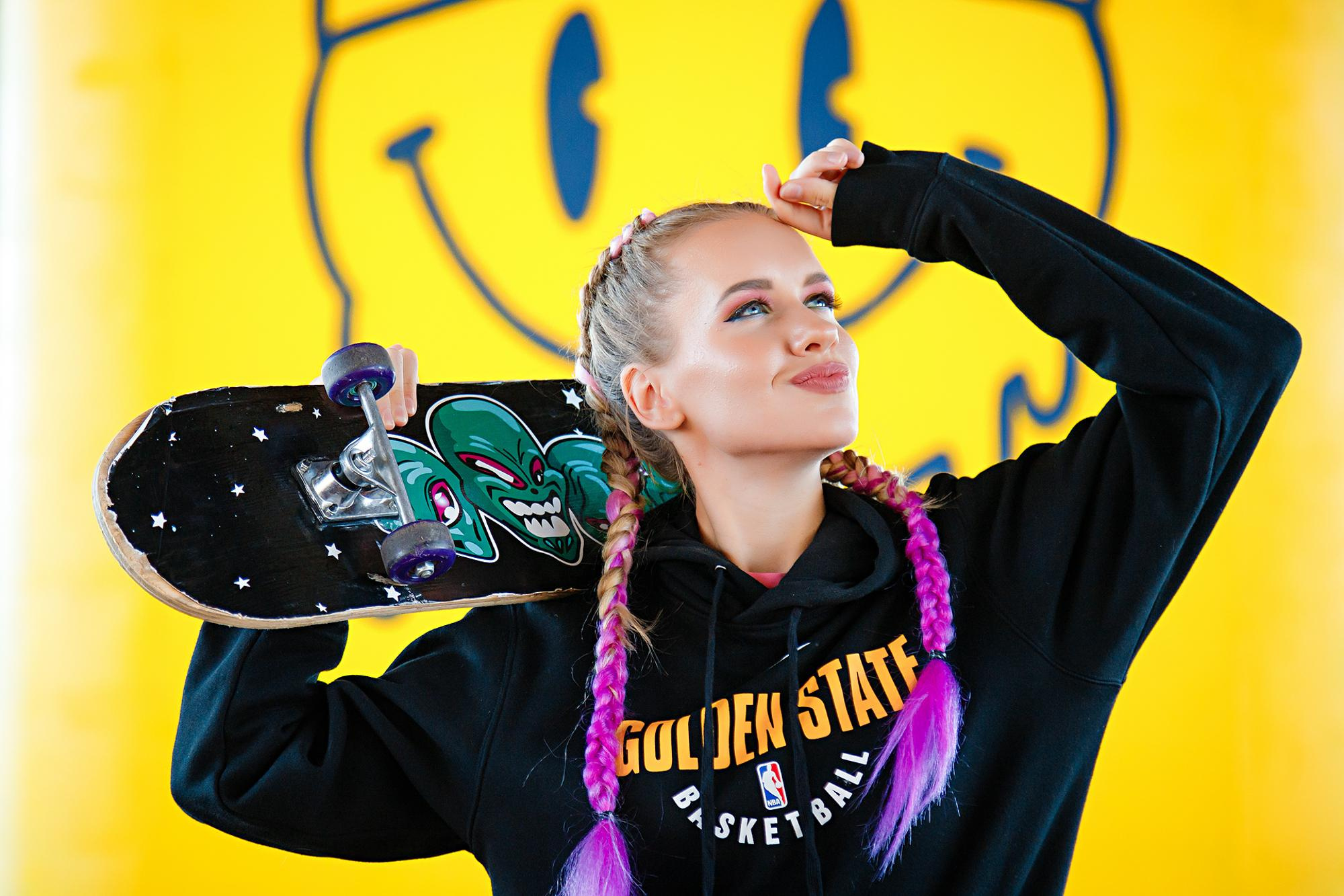 фотосессия девушка со скейтом 