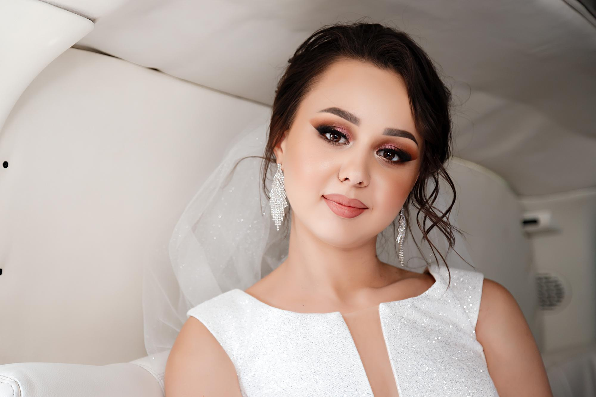 в лимузине невеста