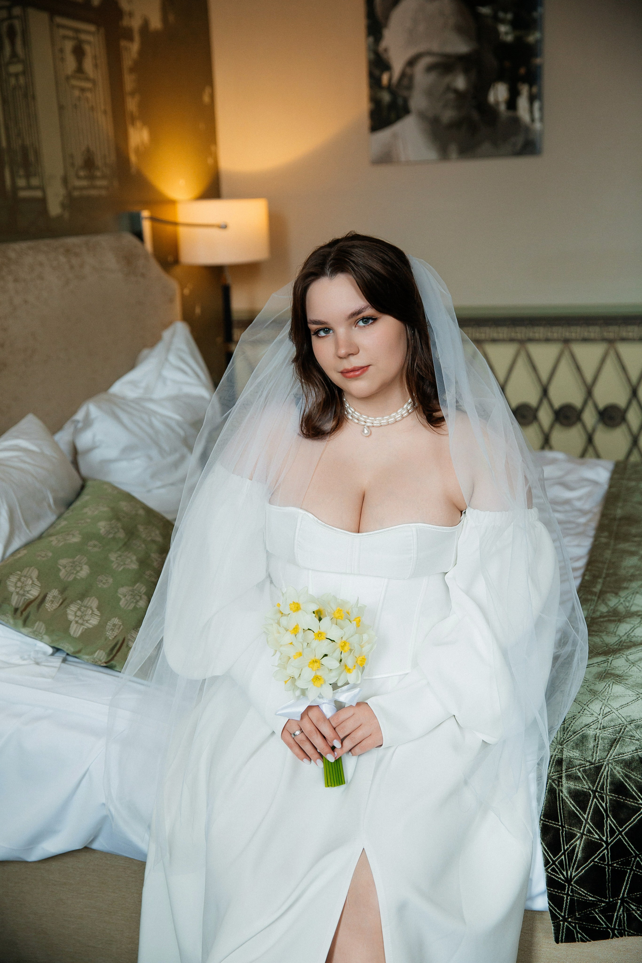 Съемка в отеле и регистрация прохладным майским днем. Свадебный фотограф в Санкт-Петербурге Вика Стукачева