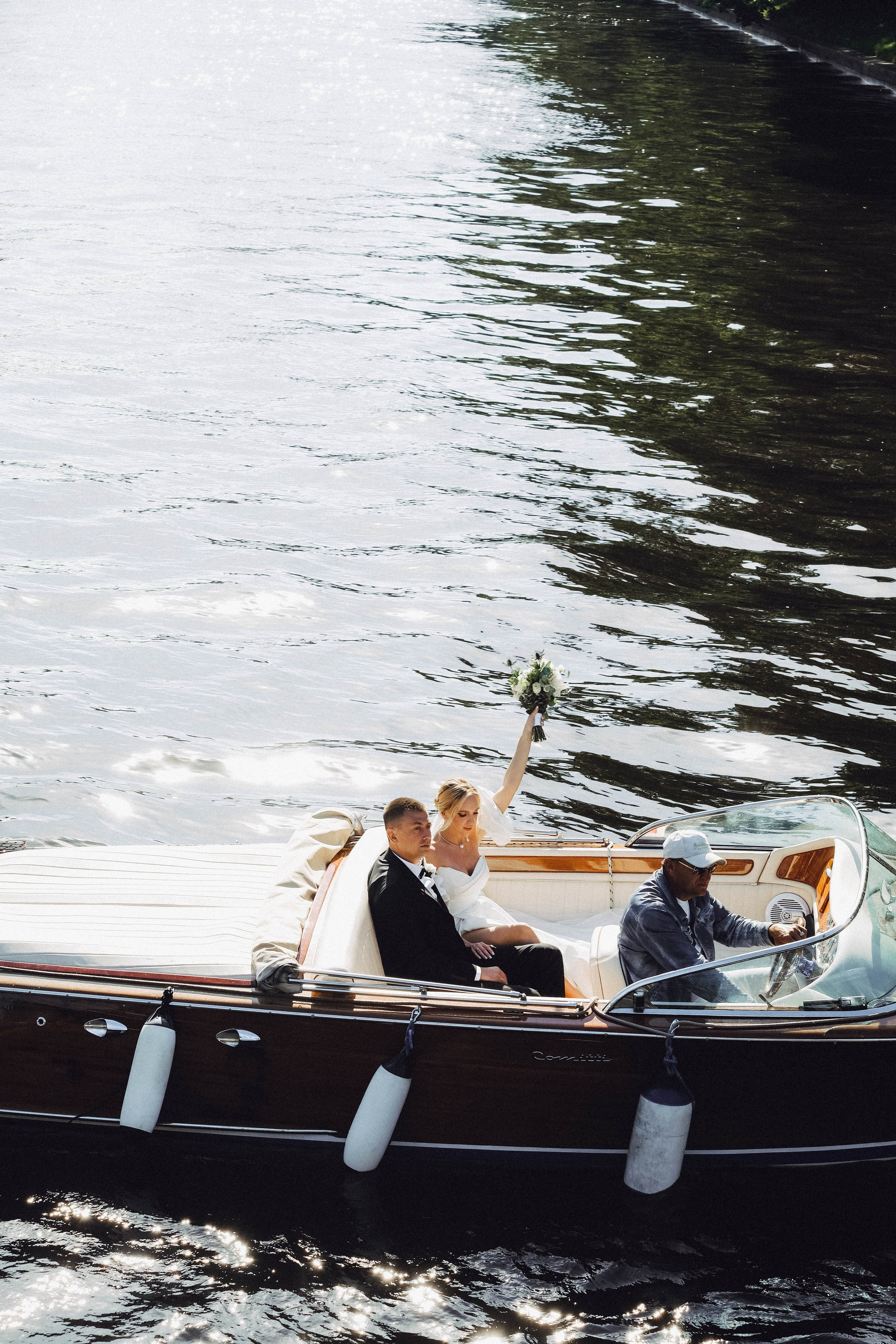 СВАДЕБГНАЯ ПРОГУЛКА ПО КАНАЛ САНКТ-ПЕТЕРБУРГА НА КАТЕРЕ. Профессиональный фотограф, Санкт-Петербург — Виктория Богомолова