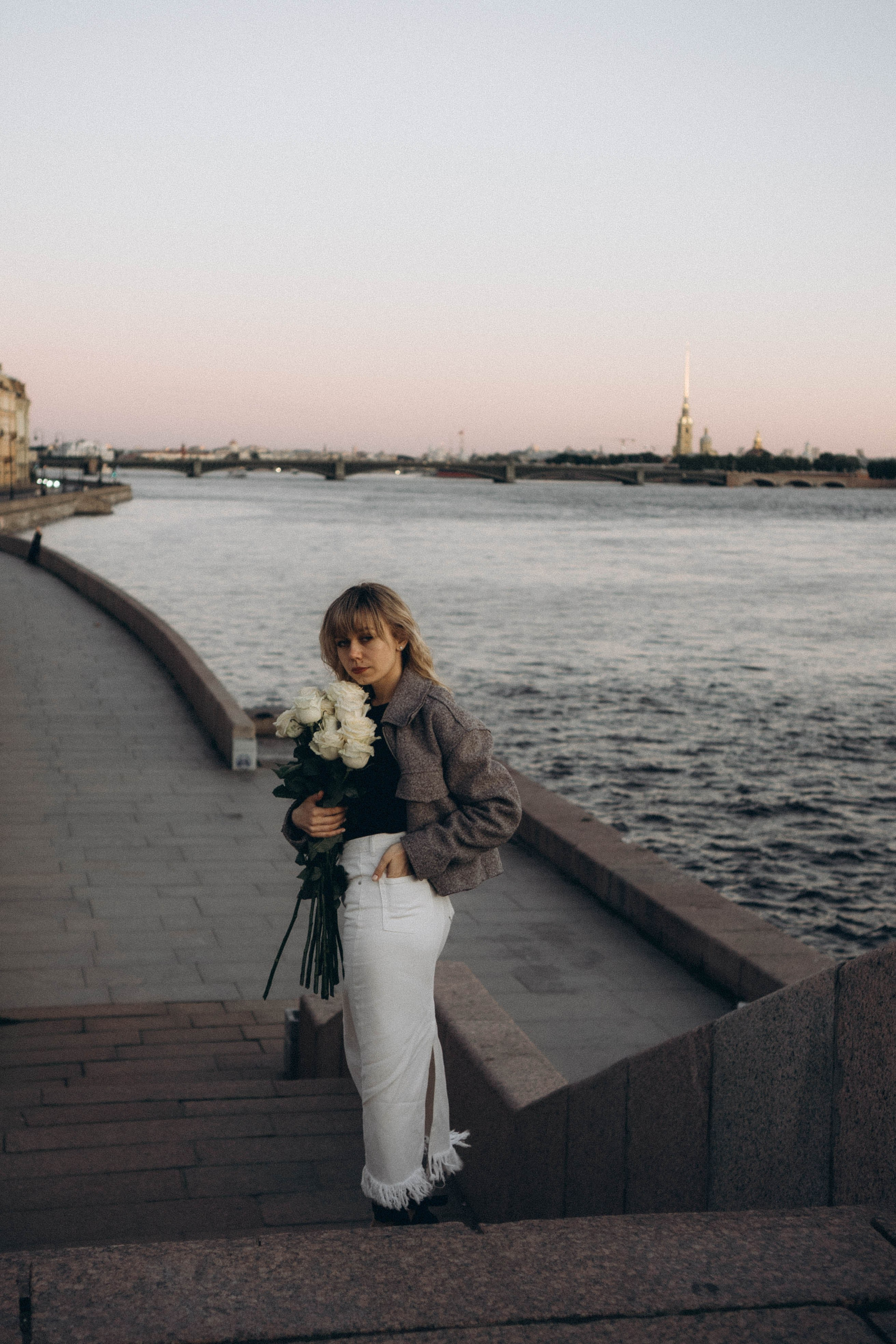 ПРОГУЛКА ПО ГОРОДУ В БЕЛЫЕ НОЧИ (другой вариант). Профессиональный фотограф, Санкт-Петербург — Виктория Богомолова