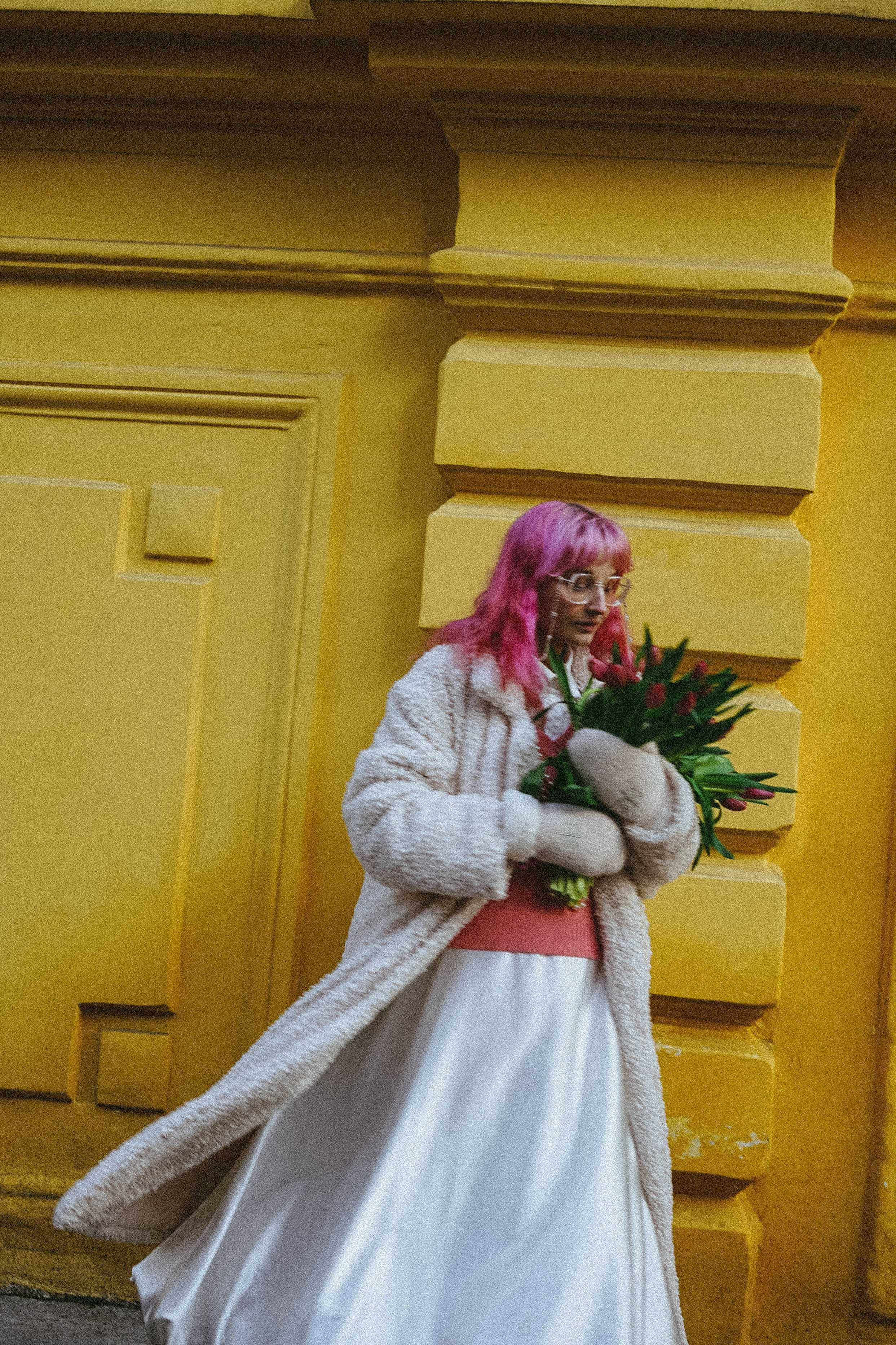 Прогулочная фотосессия с тюльпанами. Профессиональный фотограф, Санкт-Петербург — Виктория Богомолова