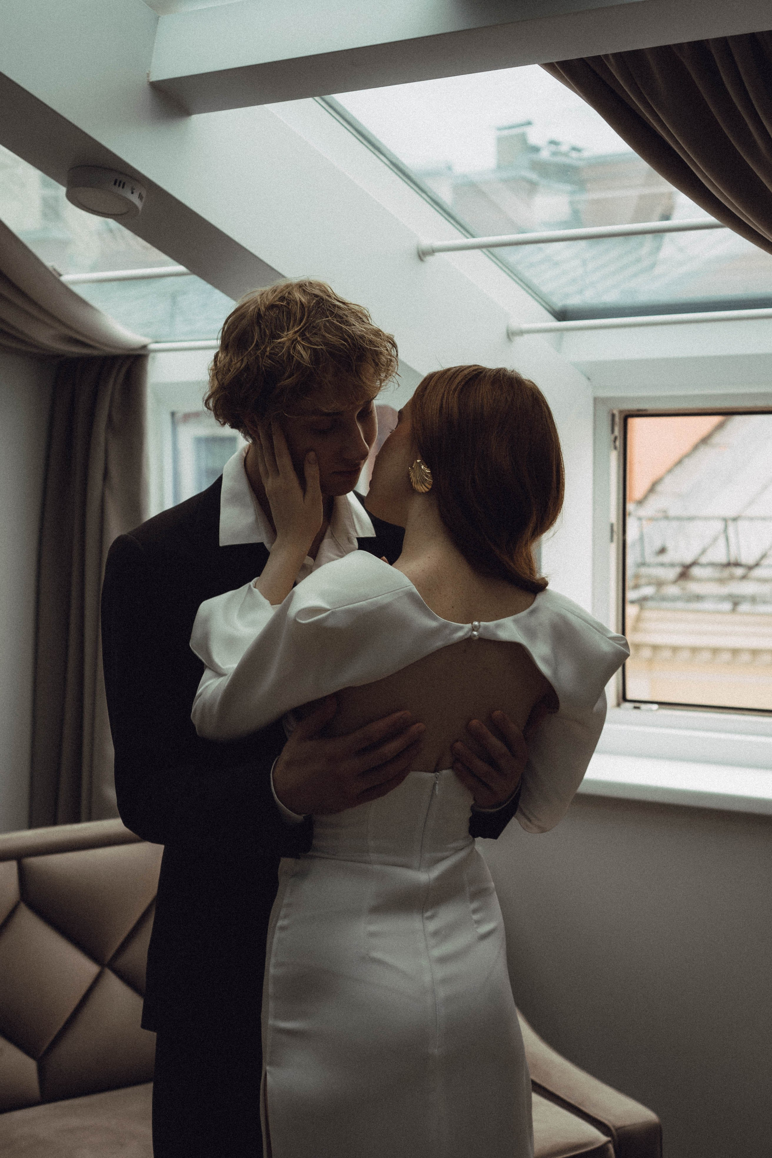 СВАДЕБНАЯ СЬЕМКА В ОТЕЛЕ. СБОРЫ ЖЕНИХА И НЕВЕСТЫ И ТАКЖЕ ТОР И ПОДГОТОВКА К ПРОГУЛКЕ. Профессиональный фотограф, Санкт-Петербург — Виктория Богомолова