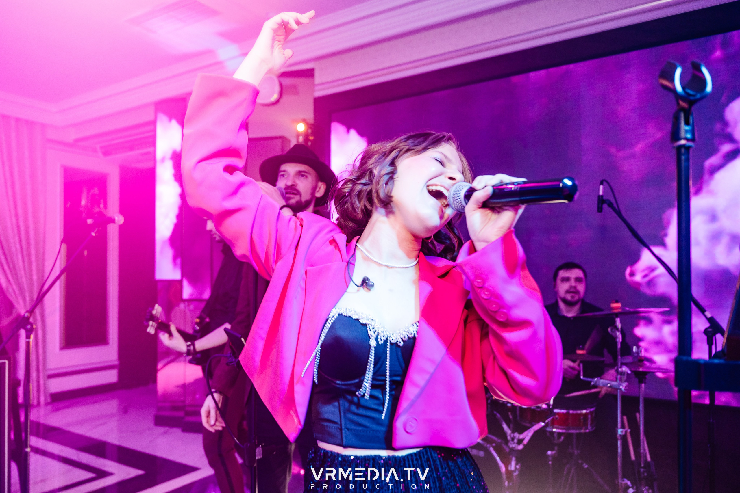 Международный женский день в ресторане «Лазурный берег»