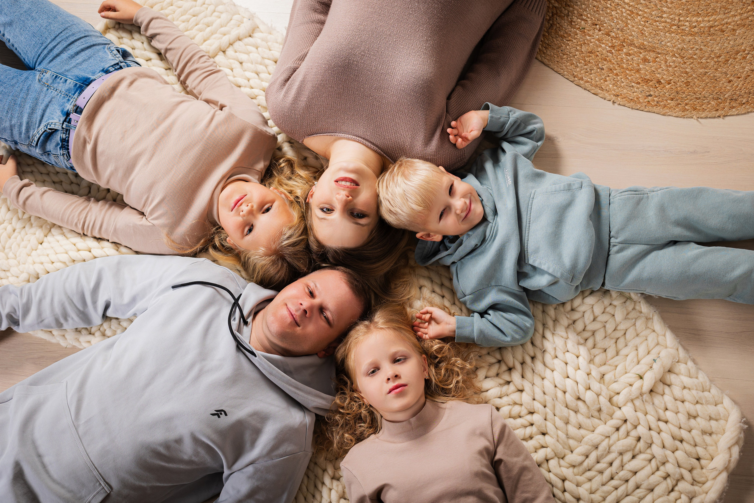 Анна, Игорь, Влада, София и Глеб. Фотограф ВИКА МЕДУЗА