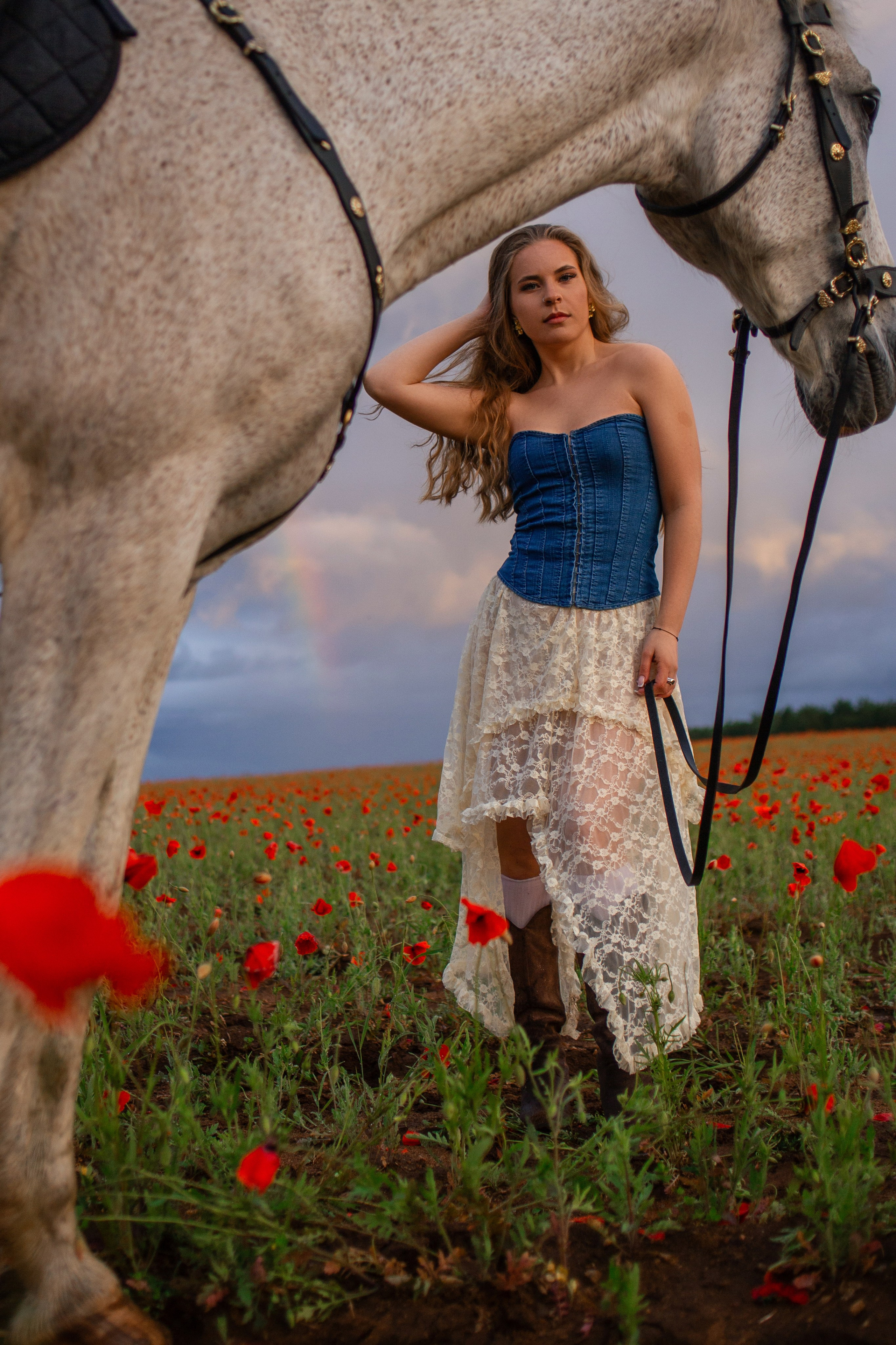 Фотосессия в маковых полях