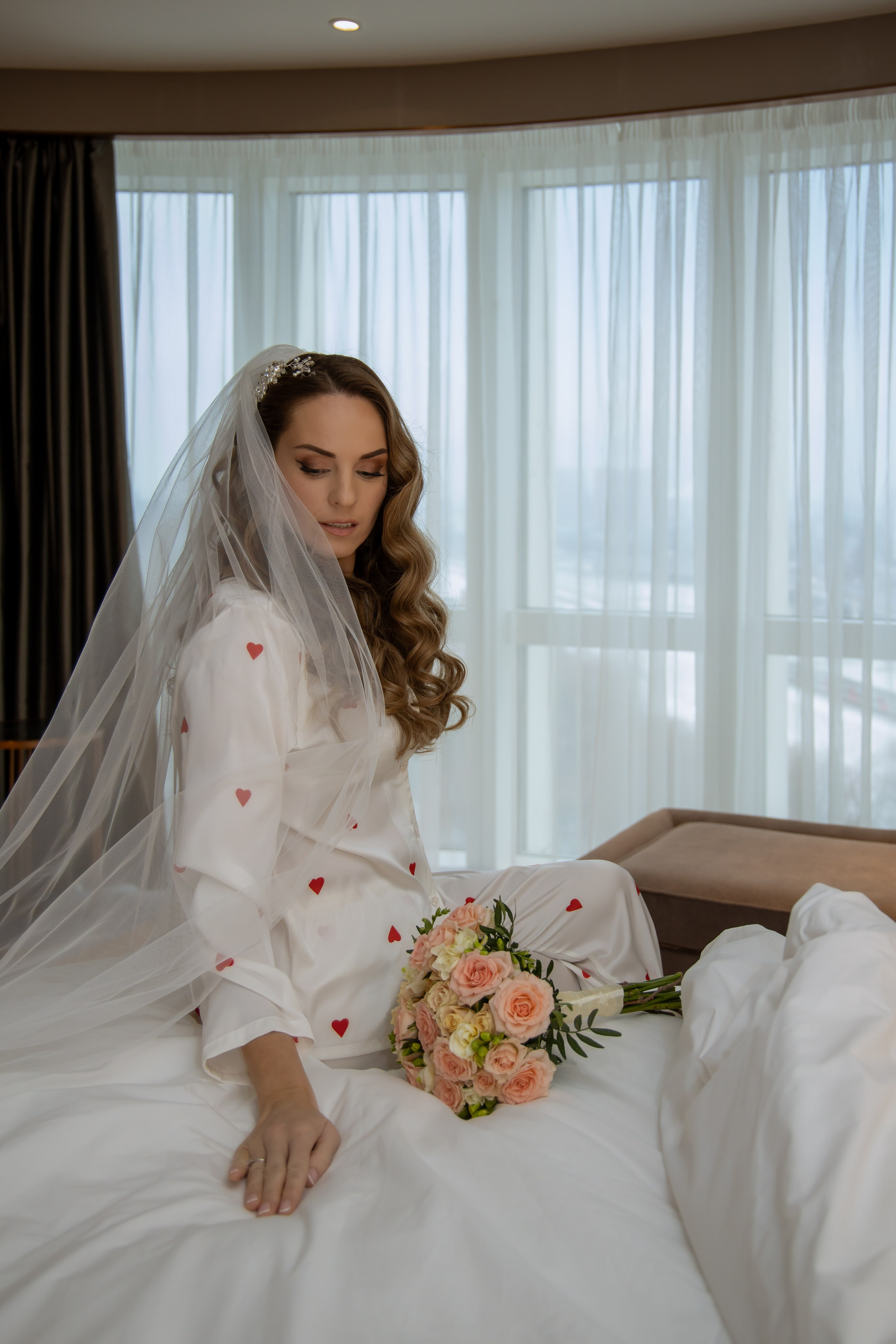 Glamour. Свадебный фотограф Марина Пескова | душевная и кинематографичная съёмка в Москве и России