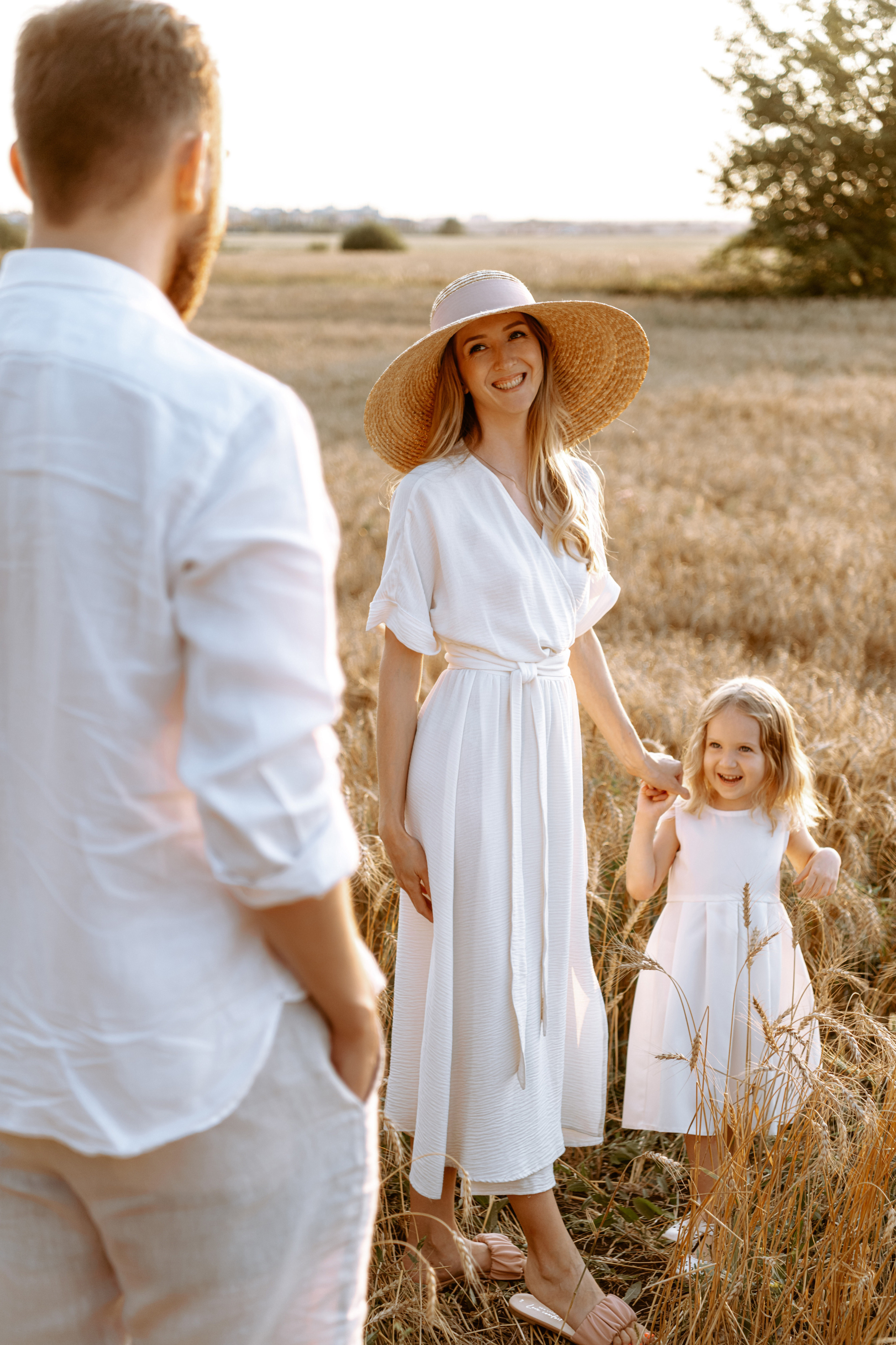 Семейная фотосессия в пшеничном поле. Свадебный и семейный фотограф в Уфе | Винс Константин | Фотопроекты