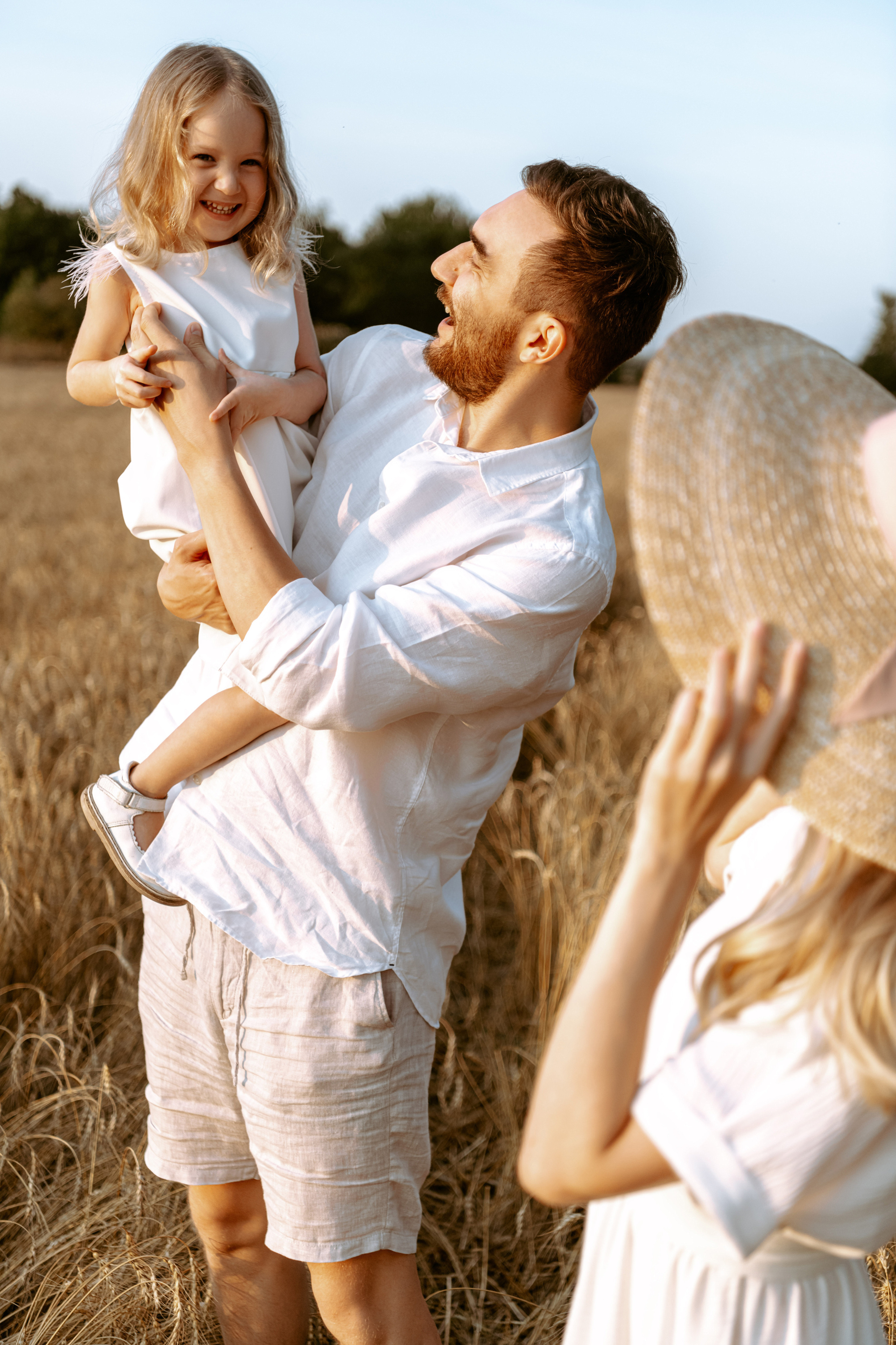 Семейная фотосессия в пшеничном поле. Свадебный и семейный фотограф в Уфе | Винс Константин | Фотопроекты