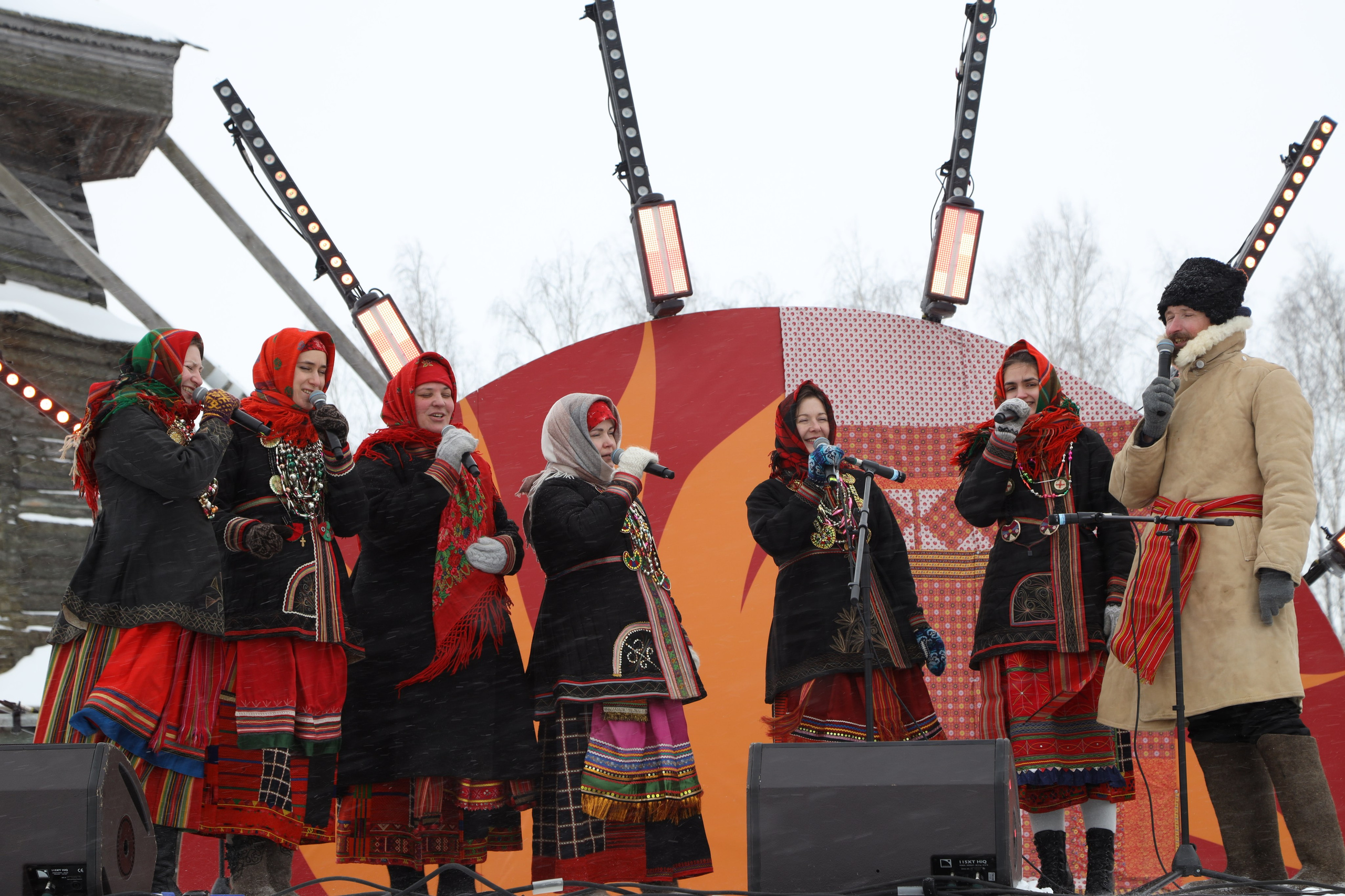 Празднование Масленицы в Суздале в Музее деревянного зодчества. Репортажный и портретный фотограф в Москве Рина Серёгина