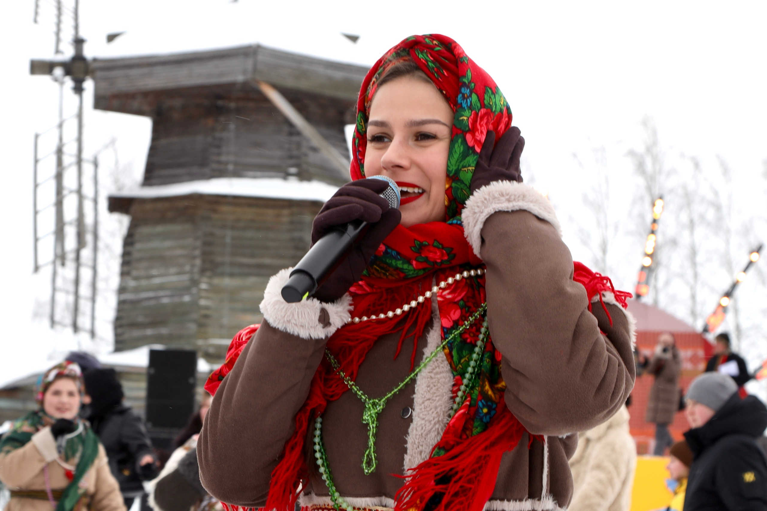 Празднование Масленицы в Суздале в Музее деревянного зодчества. Репортажный и портретный фотограф в Москве Рина Серёгина