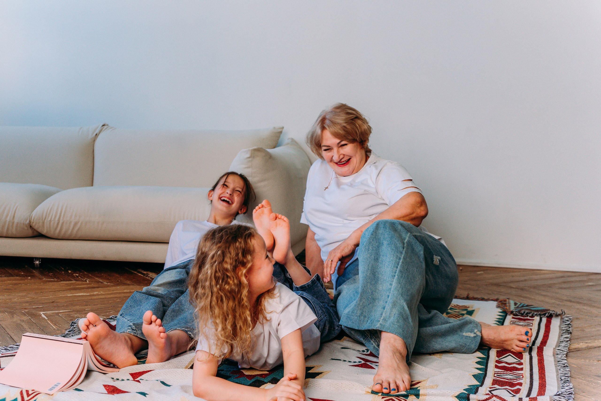 СВЕТЛАНА И ВНУЧКИ. Ольга Козлова фотограф Волгоград olkiny-fotki.ru