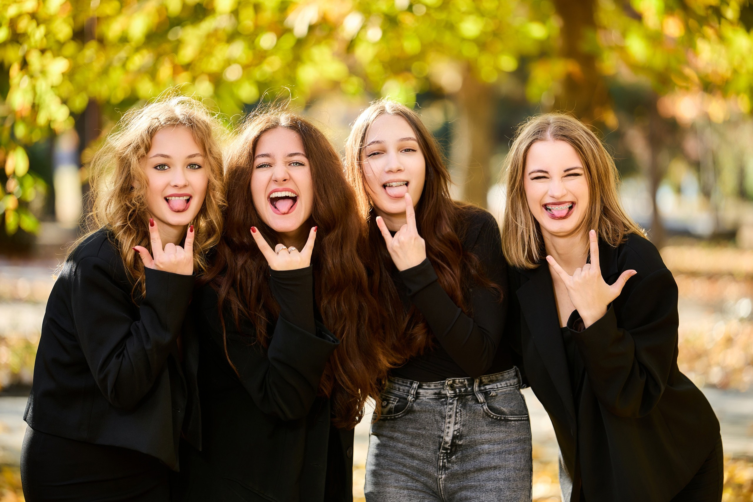ШКОЛЬНИКИ. НАБЕРЕЖНАЯ. Фотограф Татаринов Андрей (Донецк / Макеевка)