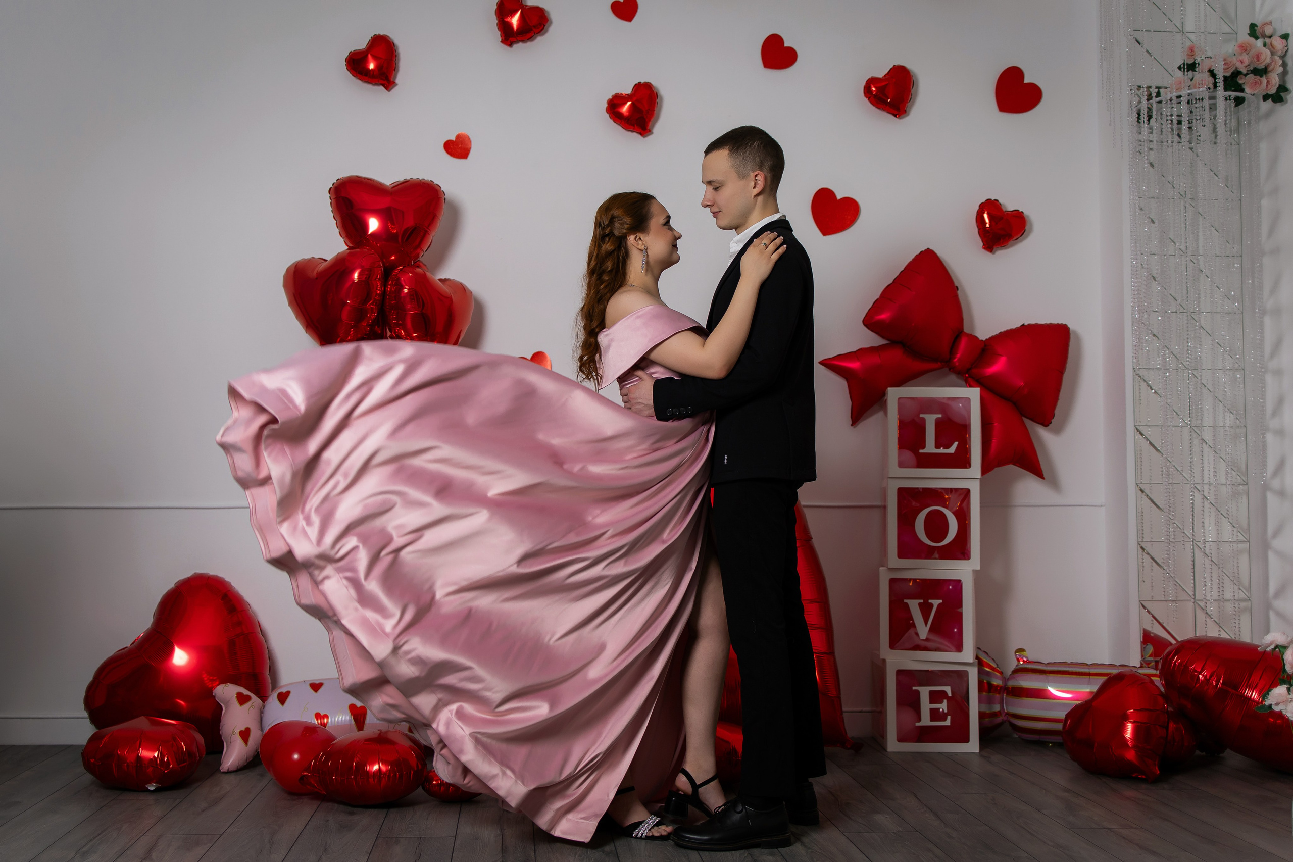 Ваши фотографии. Интерьерная фотостудия Background в Омске