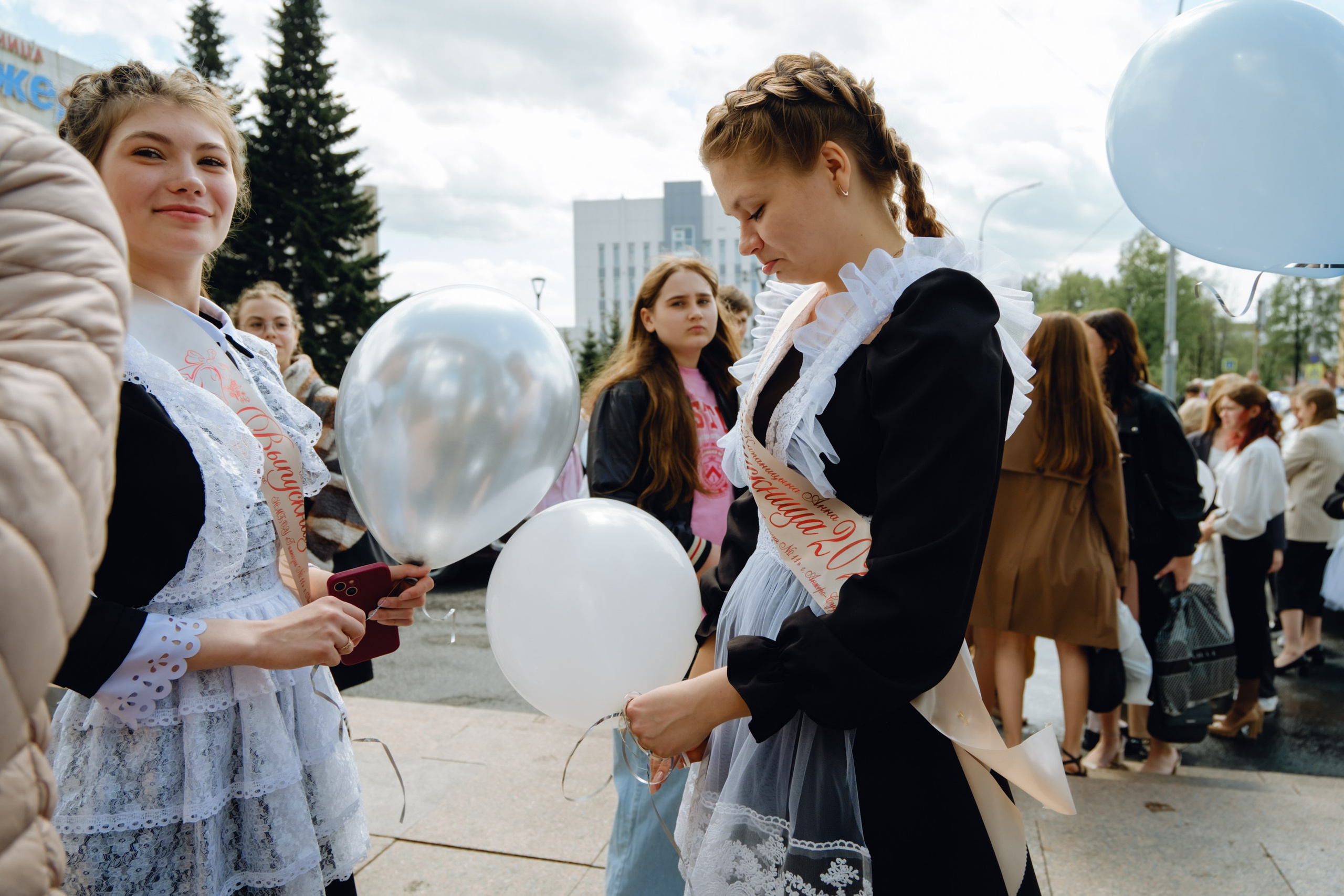 Последний звонок 11 класс. Фотограф Софья Володкина