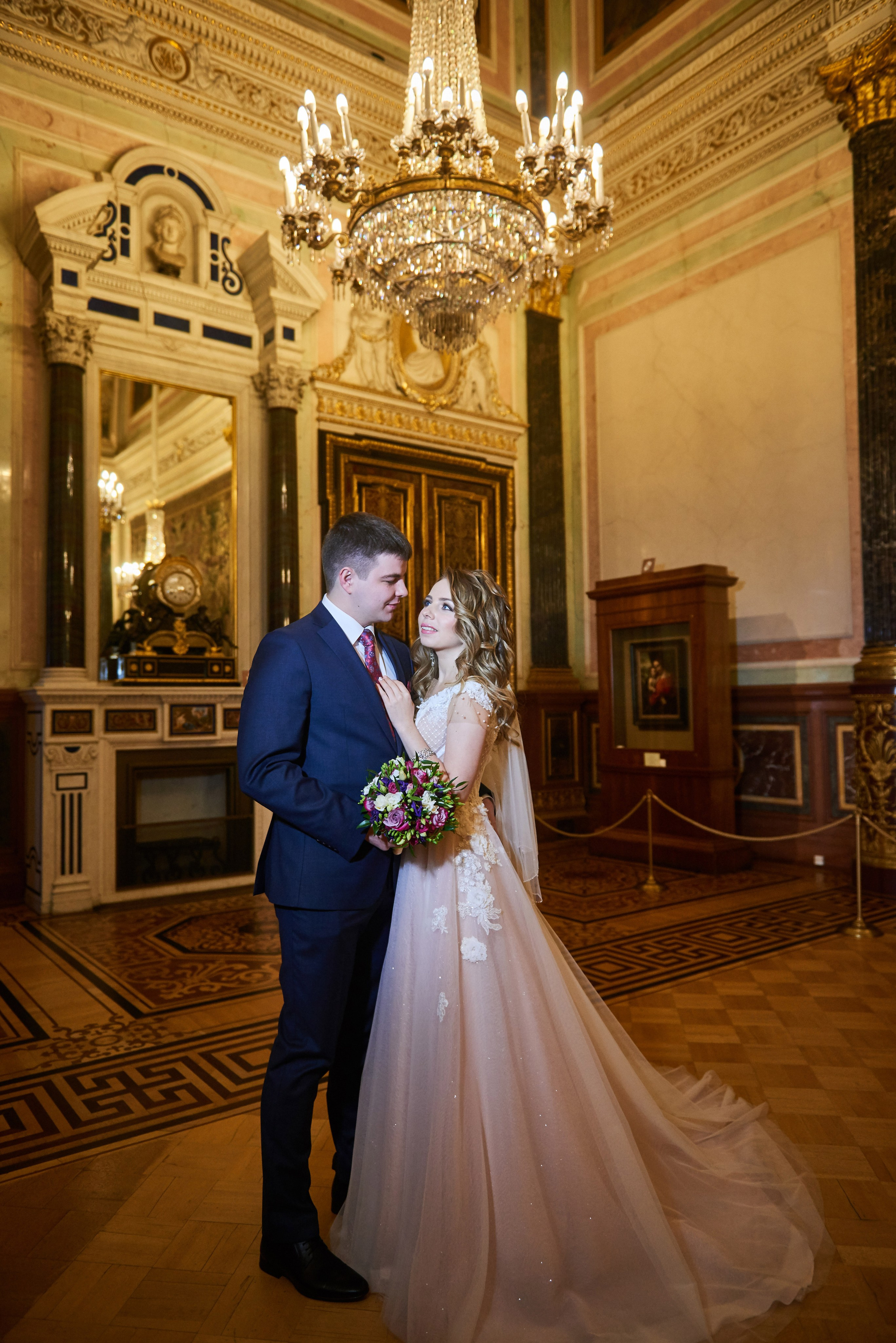 Елена и Иван (зимняя свадебная прогулка у Михайловского замка и фотосессия в Эрмитаже). Портретный, семейный и свадебный фотограф в Санкт-Петербурге и в Пушкине Ширяев Денис