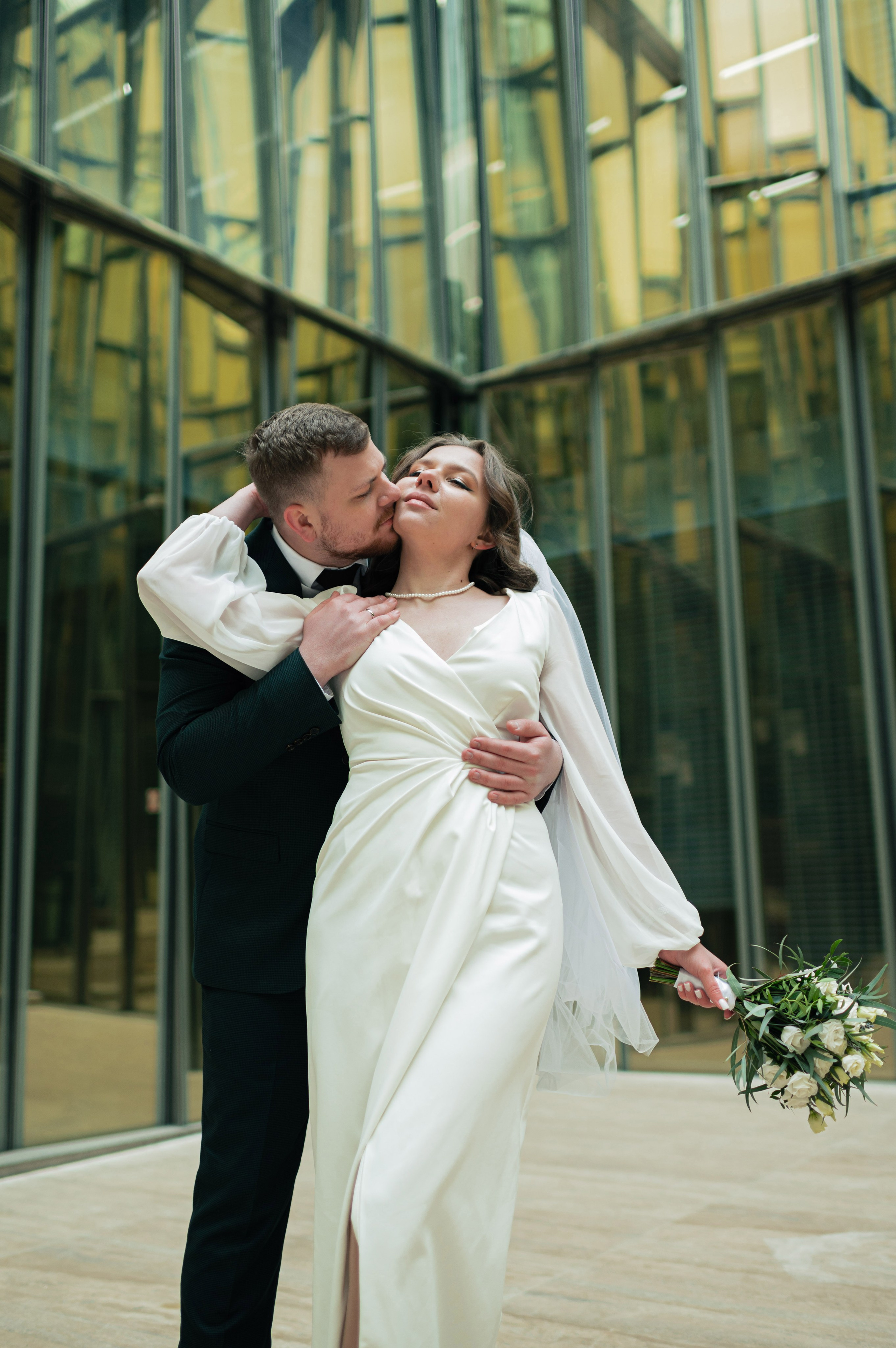 Ксения и Егор (фотосессия в ЗАГСе Петроградского района, Ботаническом саду с сакурой). Портретный, семейный и свадебный фотограф в Санкт-Петербурге и в Пушкине Ширяев Денис