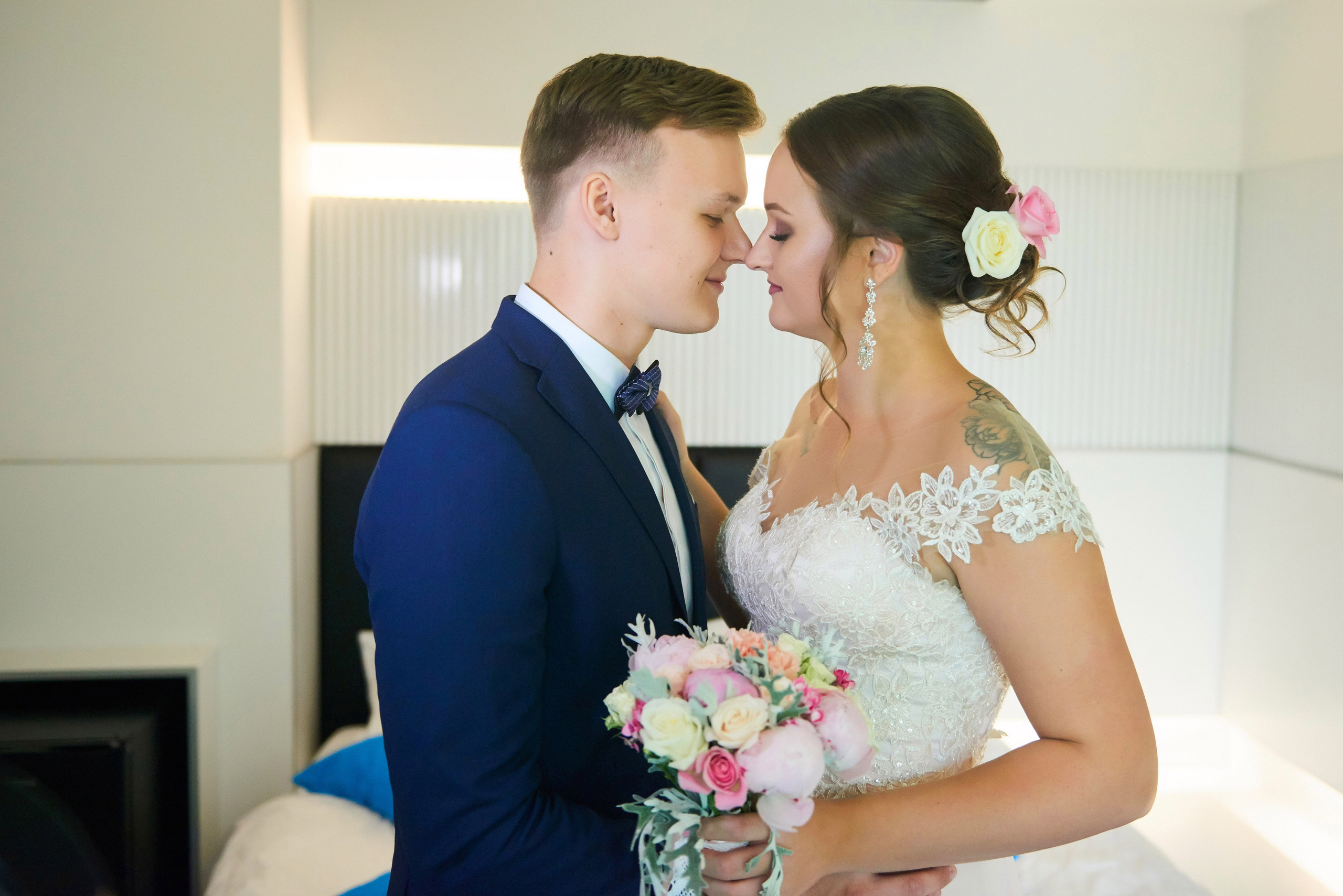 Ульяна и Дмитрий (свадебная прогулка в Сестрорецке под дождем, , фотосессия в верхнем парке Петергофа). Портретный, семейный и свадебный фотограф в Санкт-Петербурге и в Пушкине Ширяев Денис