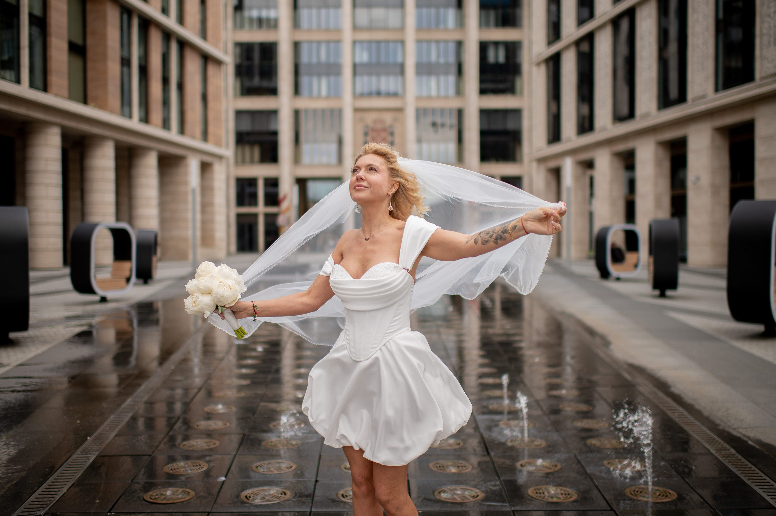 Юлия и Павел (сборы невесты, Невская ратуша, красный Buick, прогулка по рекам на катере). Портретный, семейный и свадебный фотограф в Санкт-Петербурге и в Пушкине Ширяев Денис