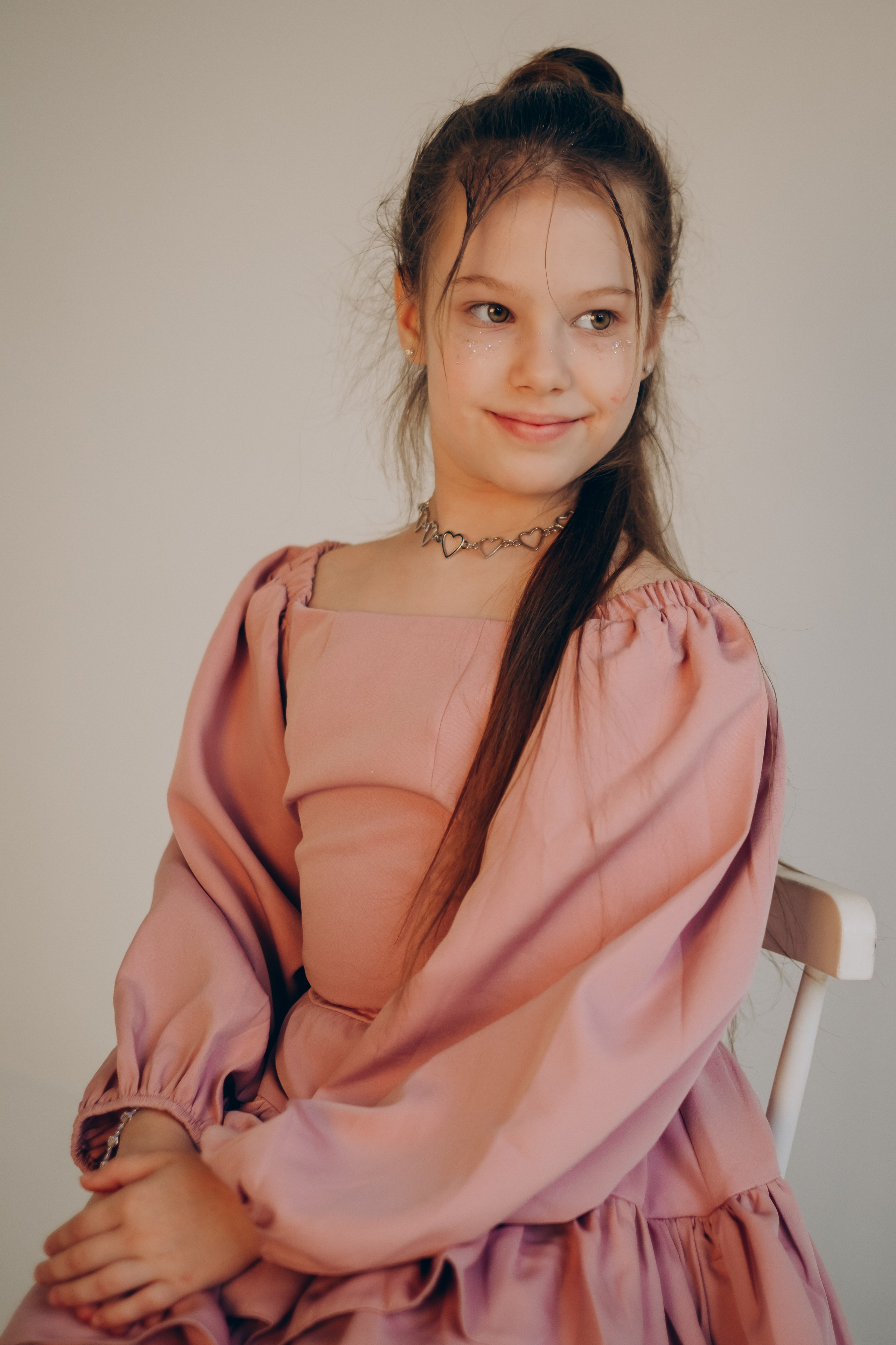 Фотосессия «День рождения» в минималистичной студии. Фотограф Новосибирск Анна Рождественская