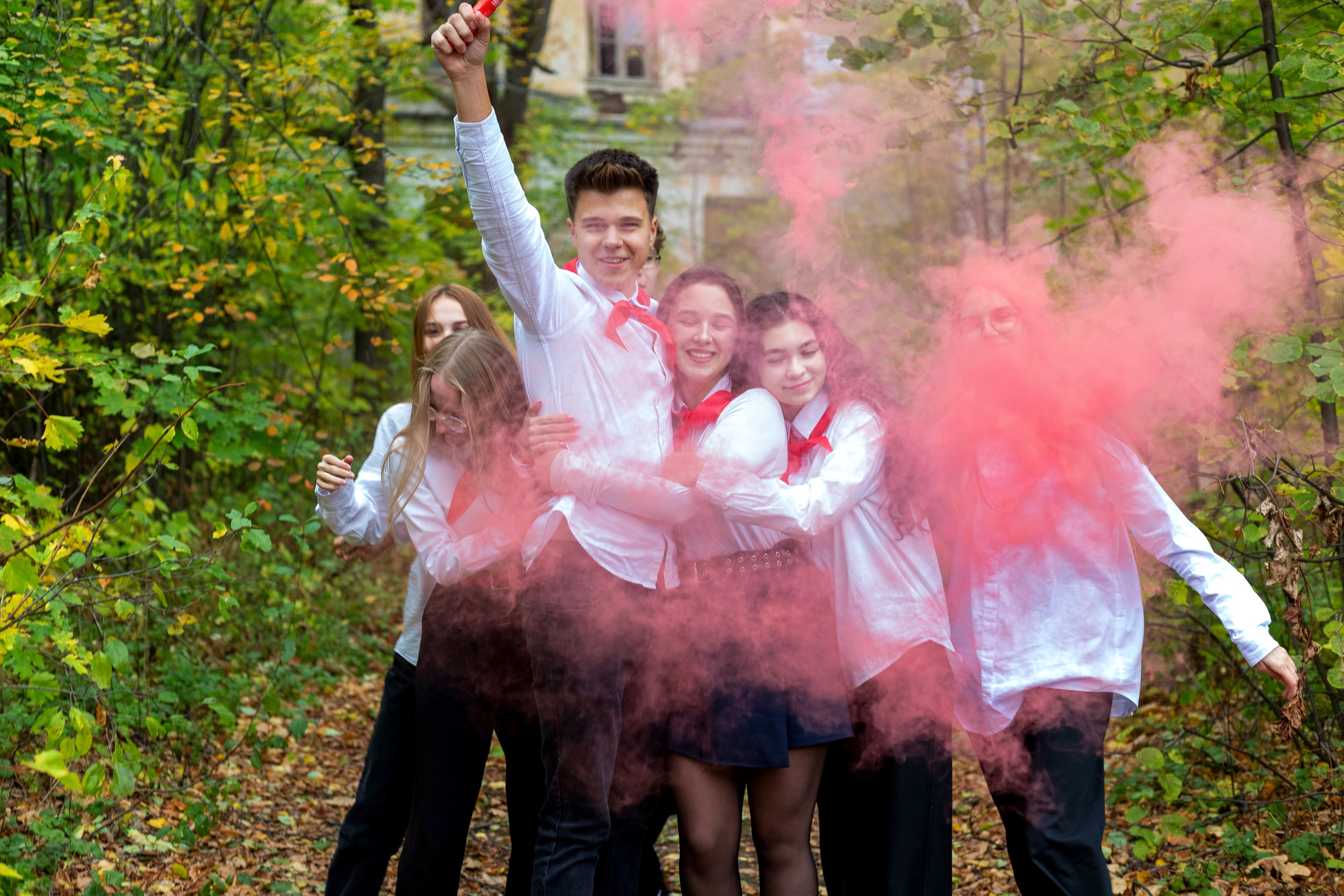 Пионеры заброшенная лесная школа, 9Б — школа 92. Выпускные альбомы Воронеж от Веры Соколовой