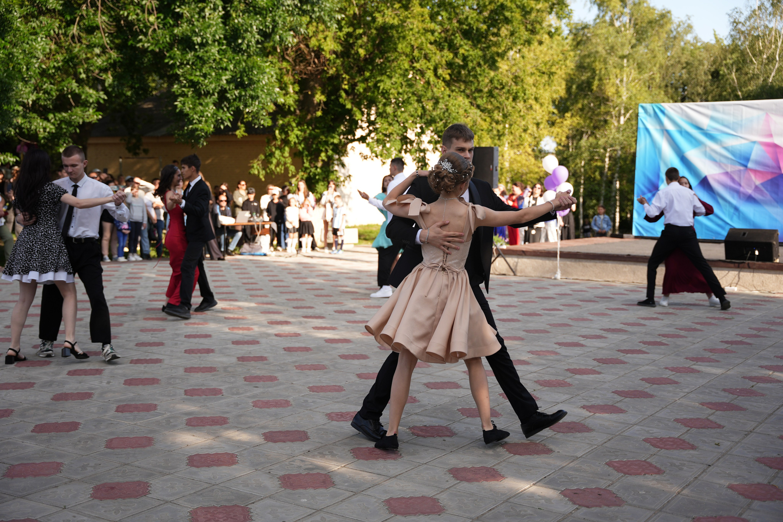 Выпускной в парке. Ольга Плаксина фотограф в Саратове