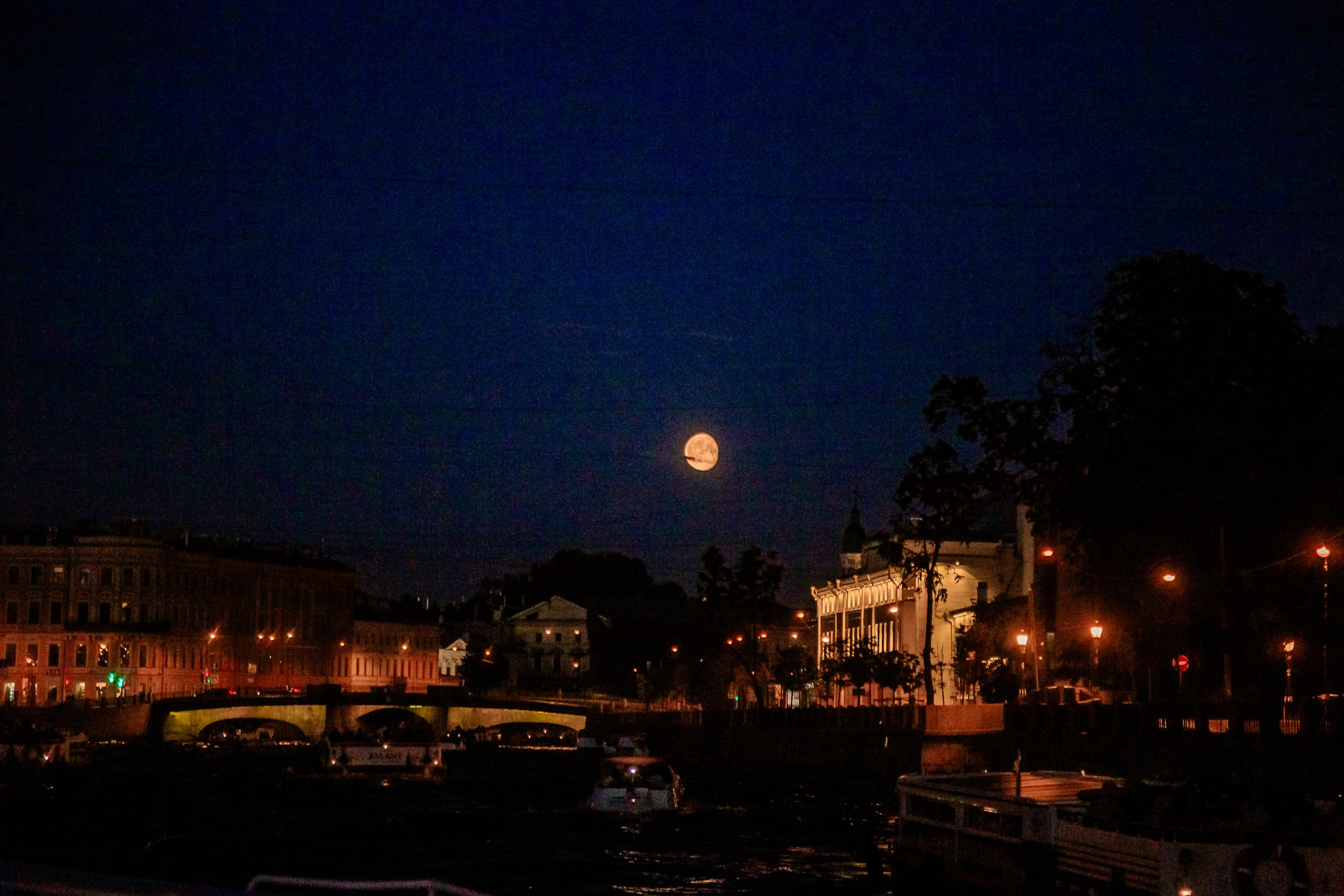 Выпускной на теплоходе. Фотограф в Санкт-Петербурге Чумаков Семен