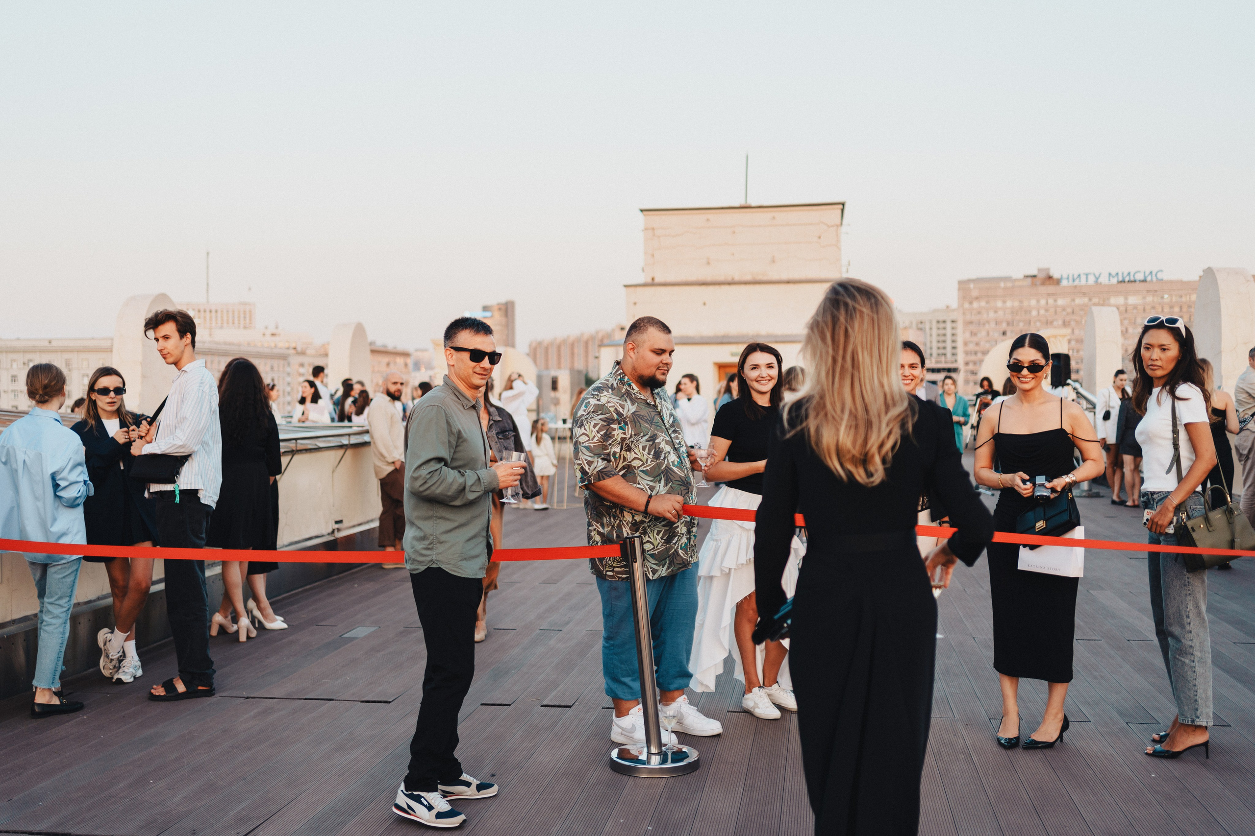 Выставка на крыше Парка Горького. Семейный и детский фотограф и видеограф в Москве, Серпухове и Тарусе Валерия Сорокина