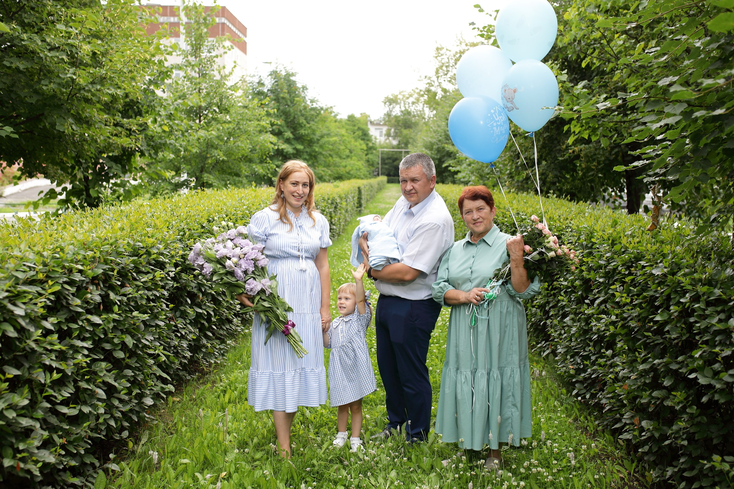 Выписка из роддома. Свадебный и семейный фотограф и видеограф в Екатеринбурге Полянские Тимур и Анастасия