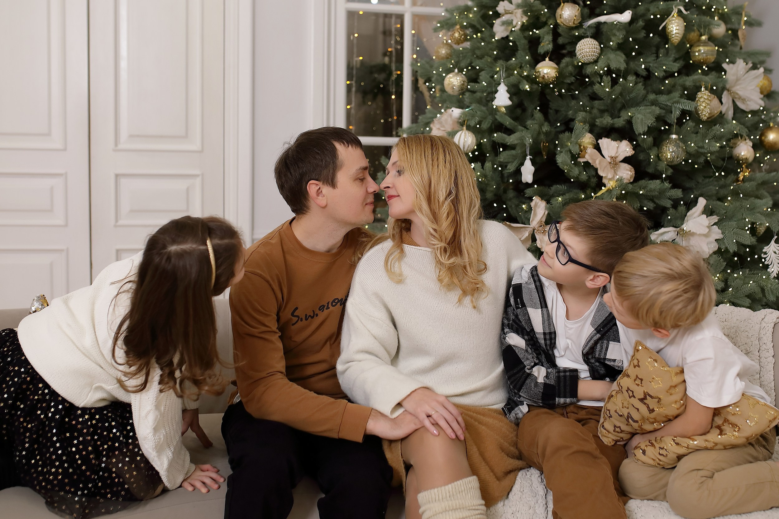 Семейная фотосессия под новый год. Свадебный и семейный фотограф и видеограф в Екатеринбурге Полянские Тимур и Анастасия