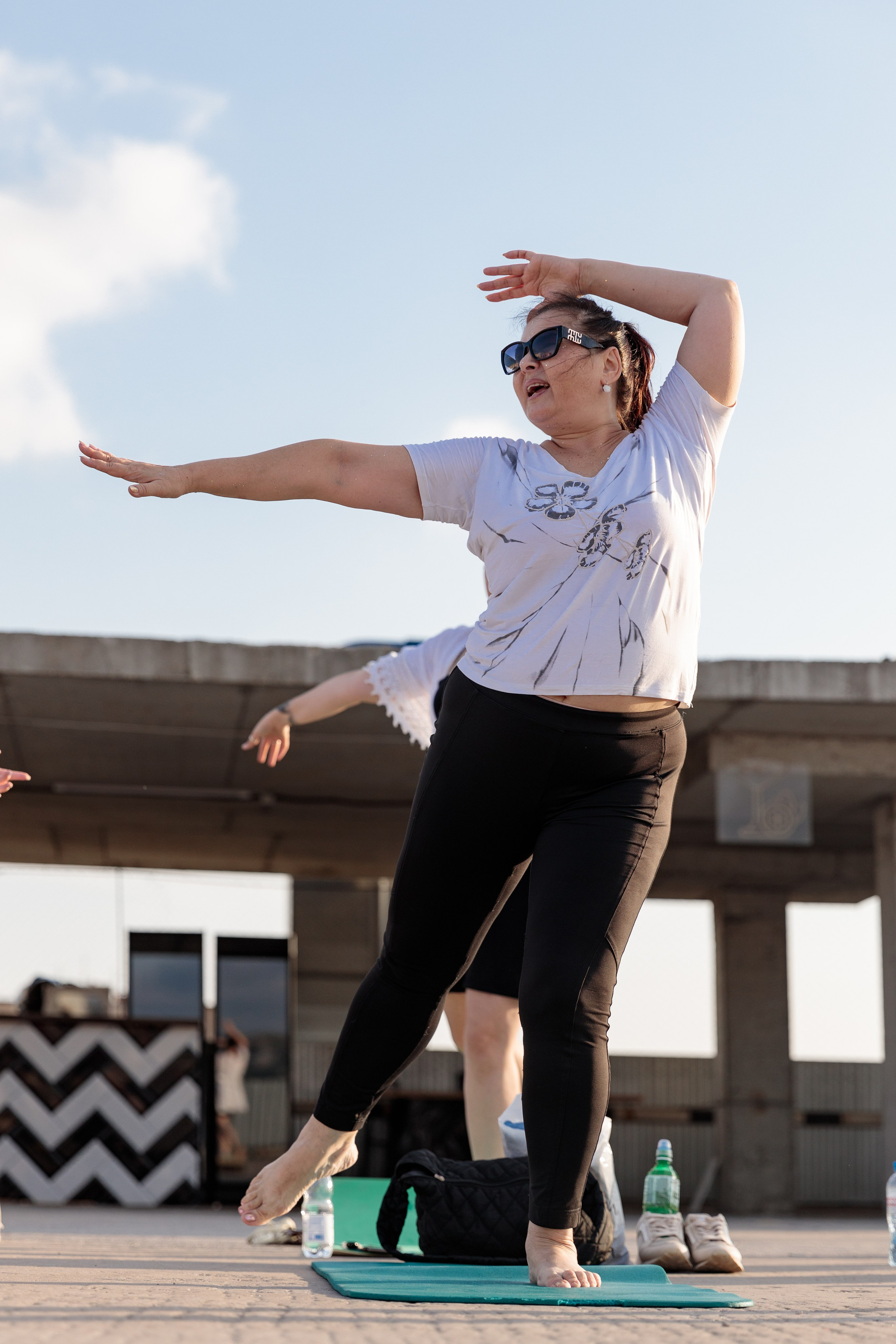 Йога на крыше манежа. Арт фотограф в Саратове, Александр Леонтьев