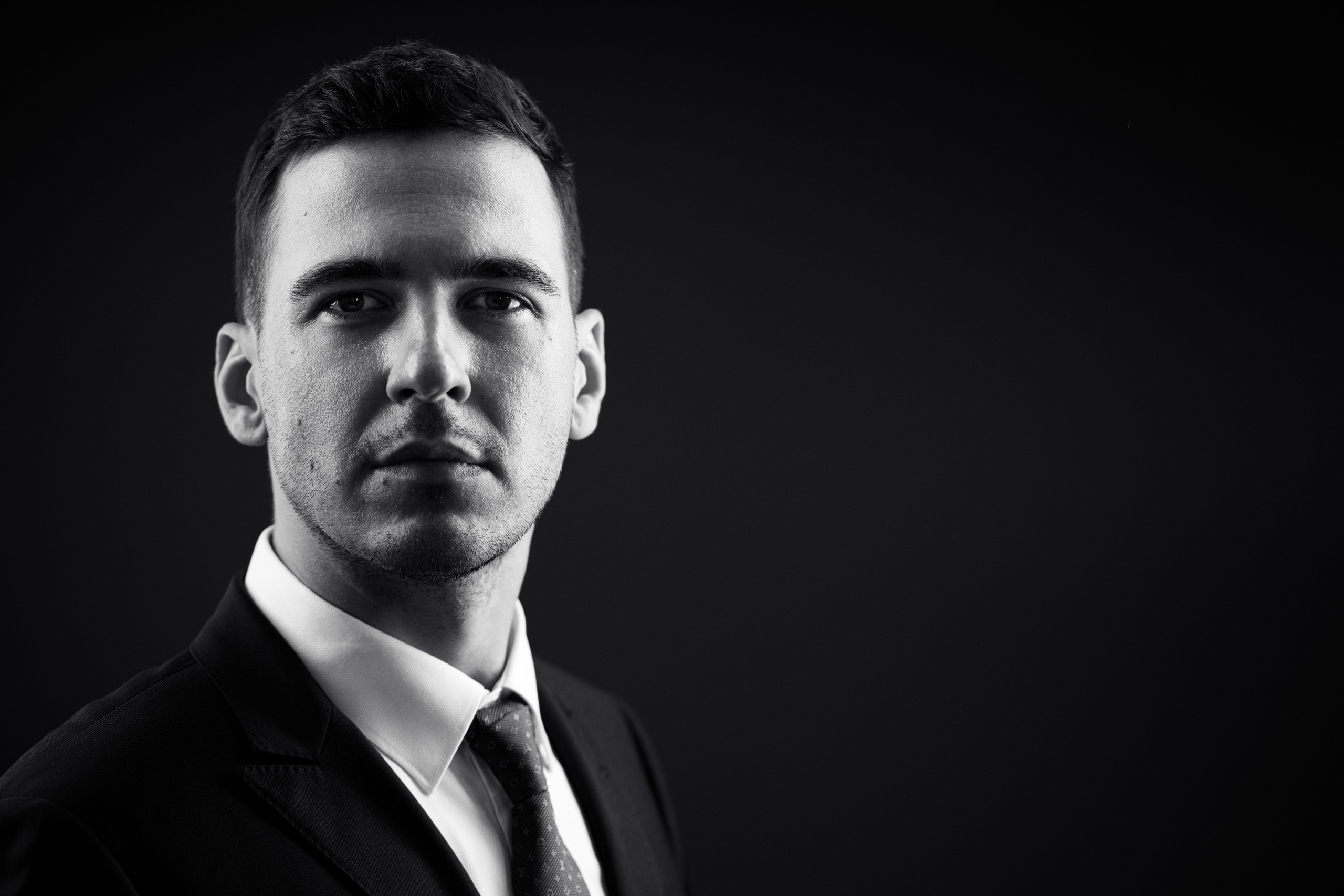 Headshot & portrait session for Arthur. Headshot & portrait photographer Alexei Shendrick