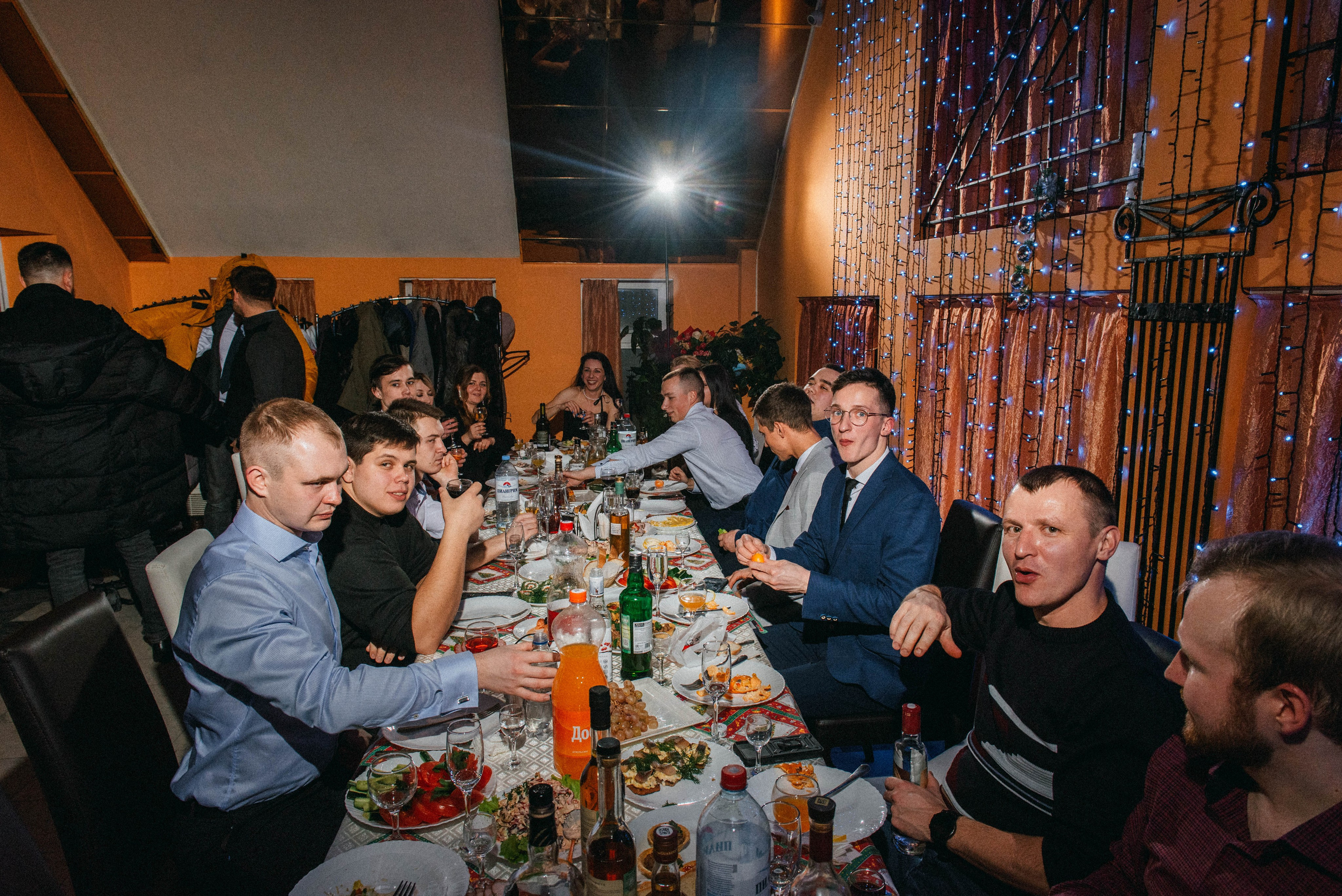Корпоративная тусовочка. Свадебный фотограф — фотограф на свадьбу в Воронеже — Свадебное фото
