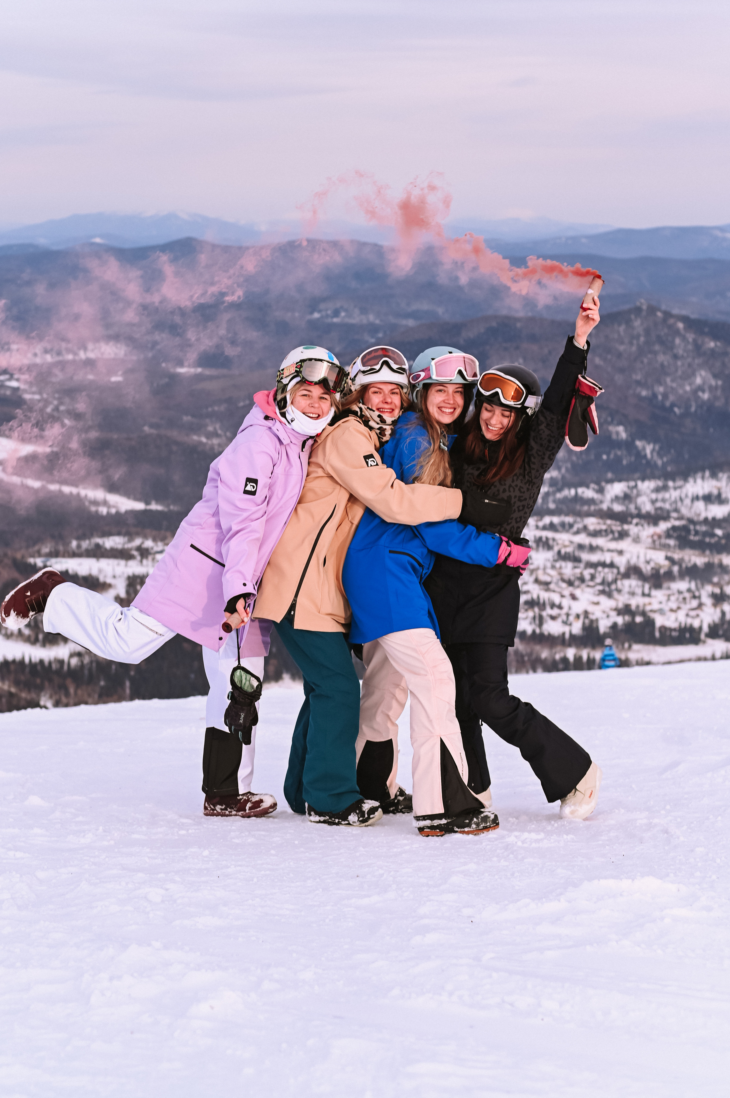 Фото с цветным дымом