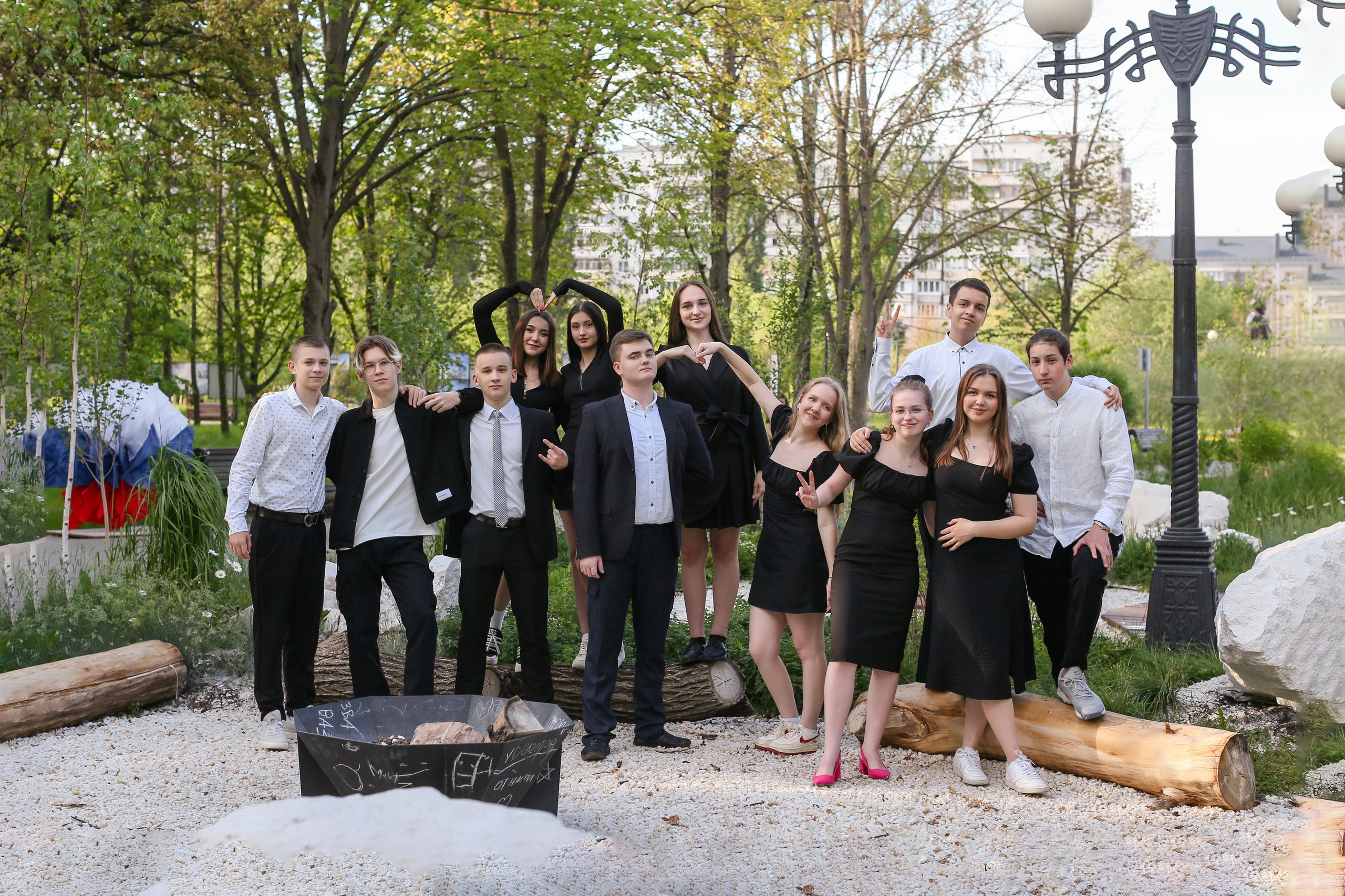 Уличная фотосессия выпускников. Школьные выпускные альбомы в Белгороде