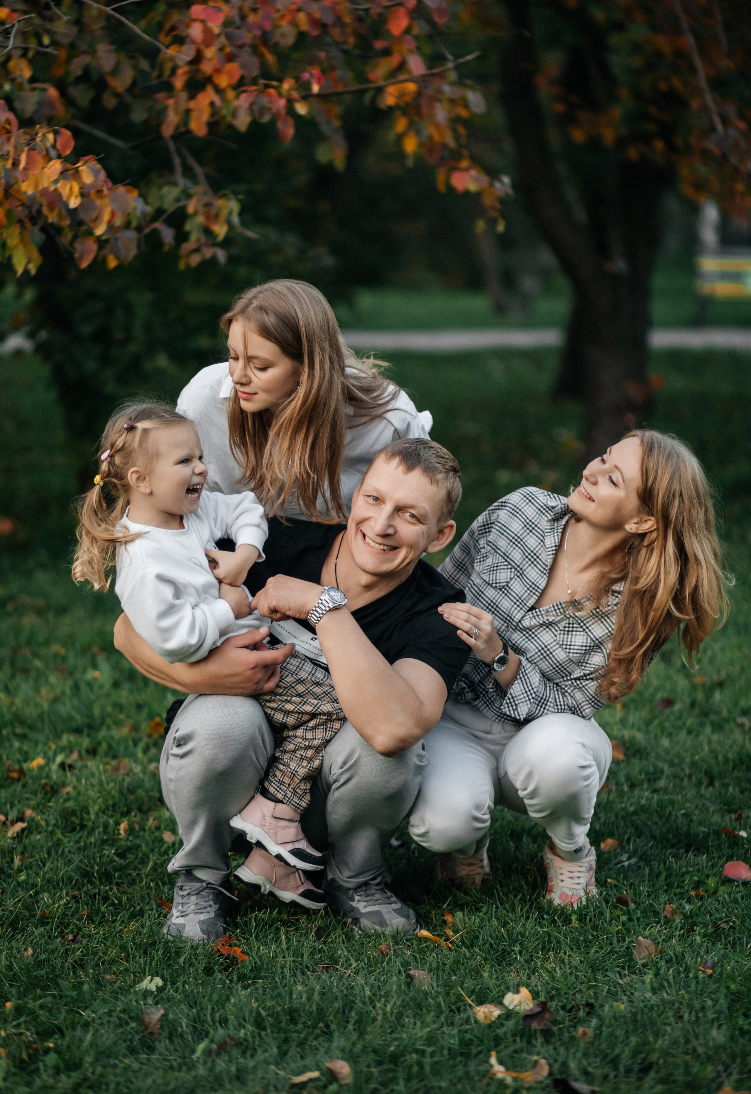 Семейная прогулочная фотосессия. Свадебный и семейный фотограф Ибрагимова Мария из Екатеринбурга