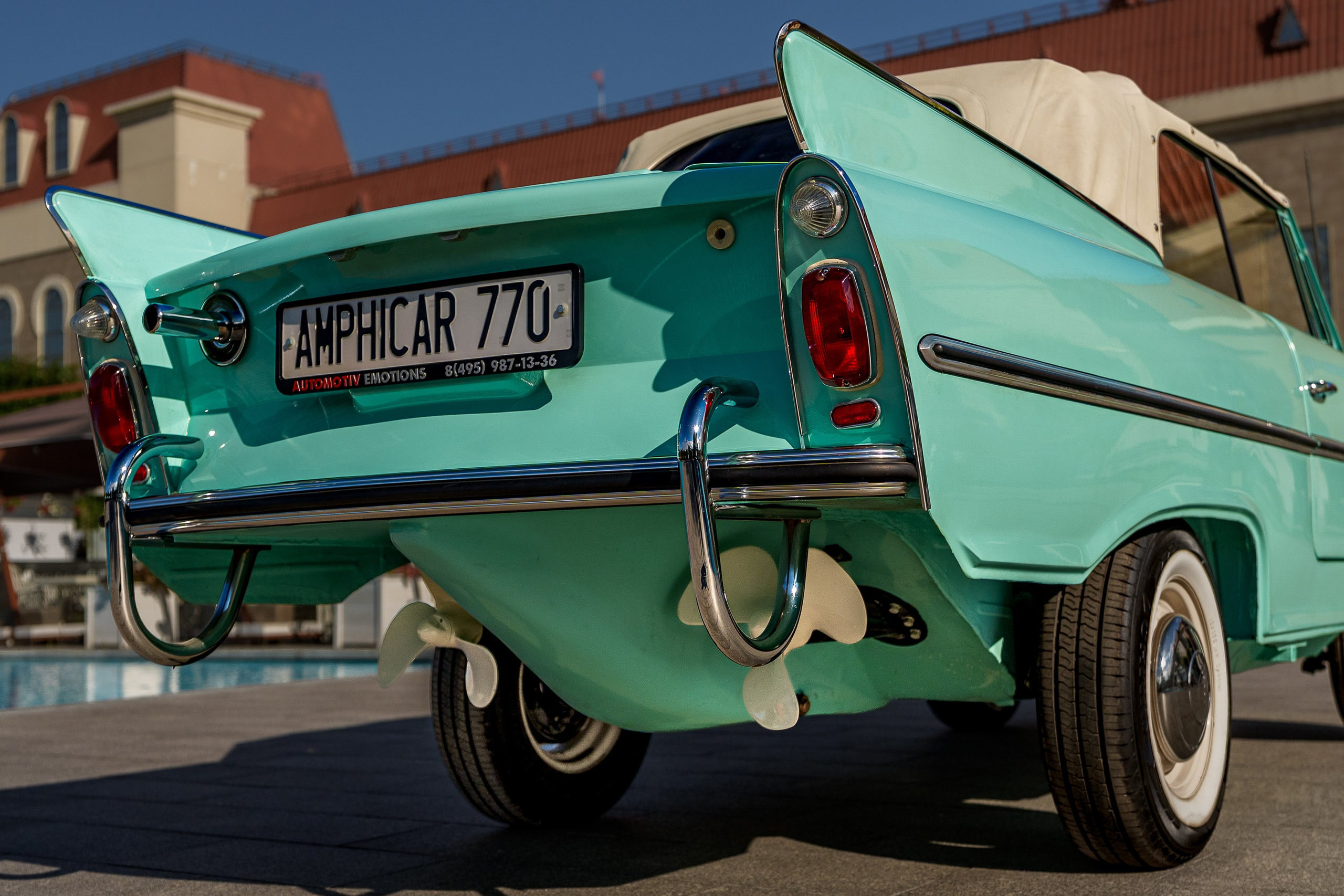 Amphicar Model 770, задняя часть с гребными винтами