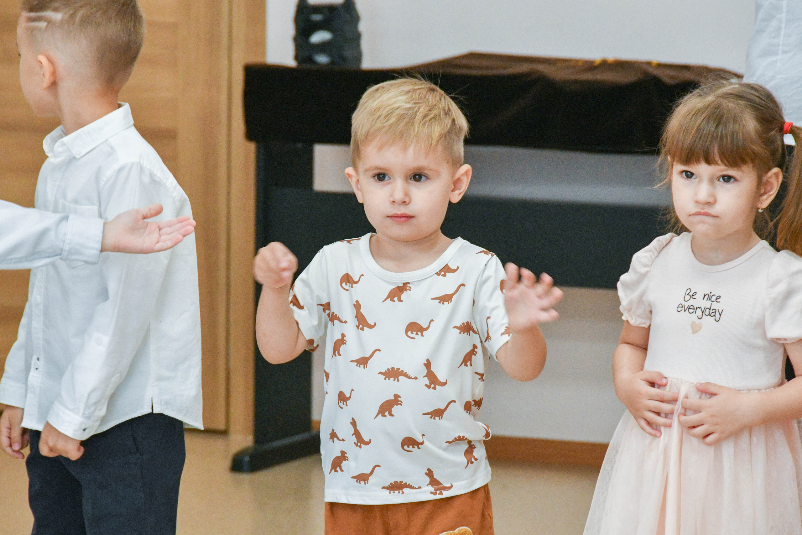 2023 г. День дошкольного работника и прогулка. Репортажный и детский фотограф в Новосибирске