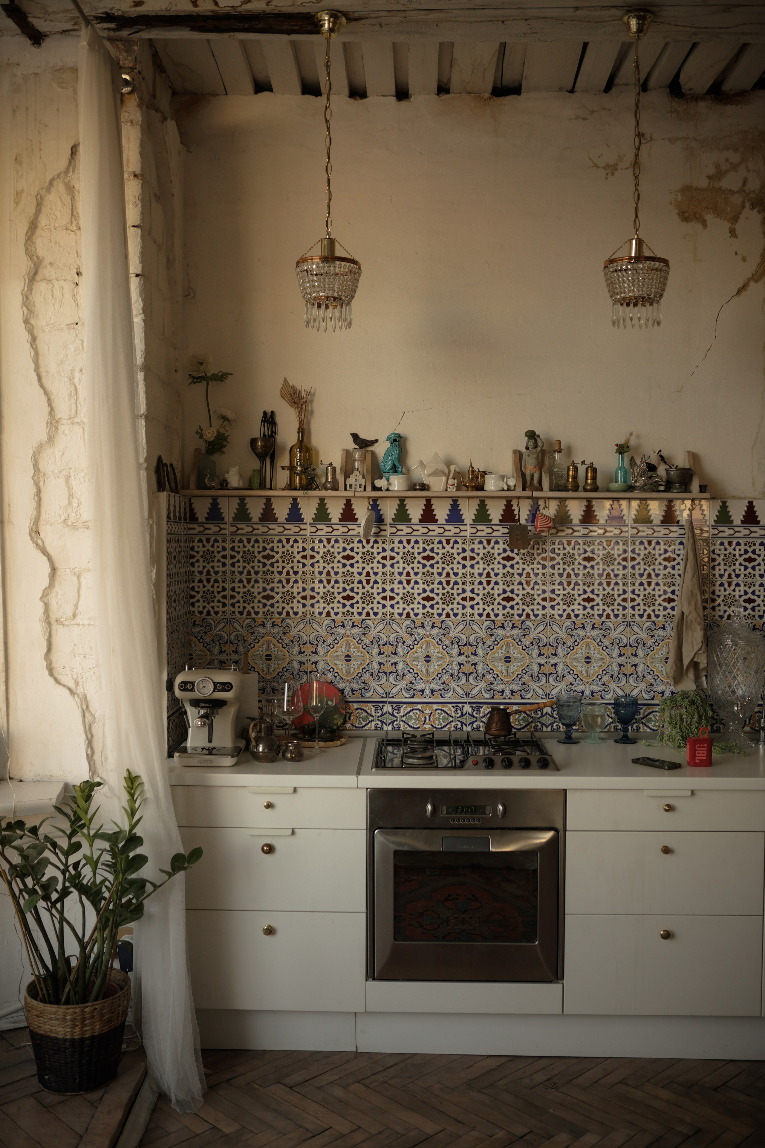 Черное-белое