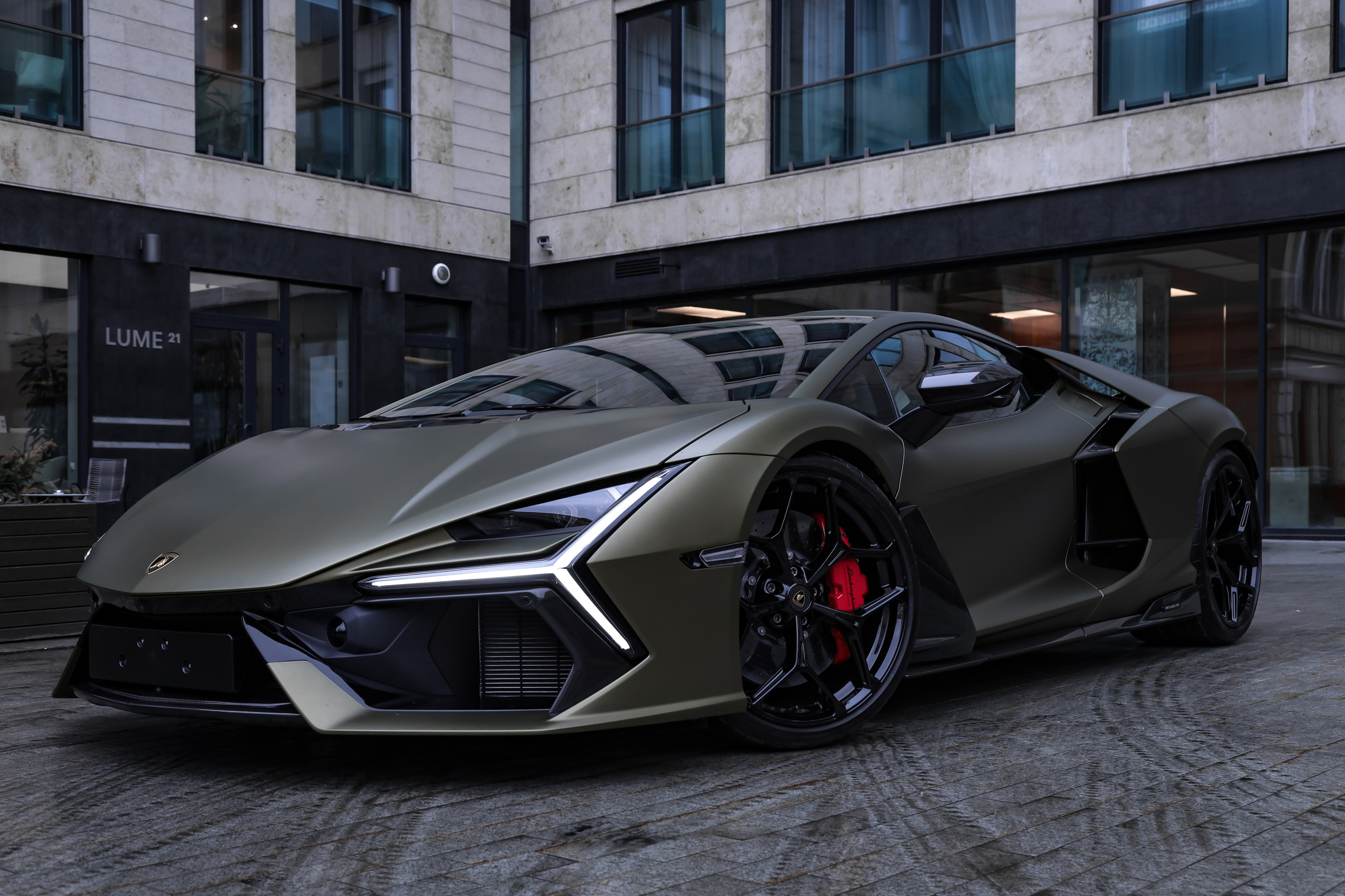 2024 Lamborghini Revuelto 6.5 AMT. Mixturecaptures
