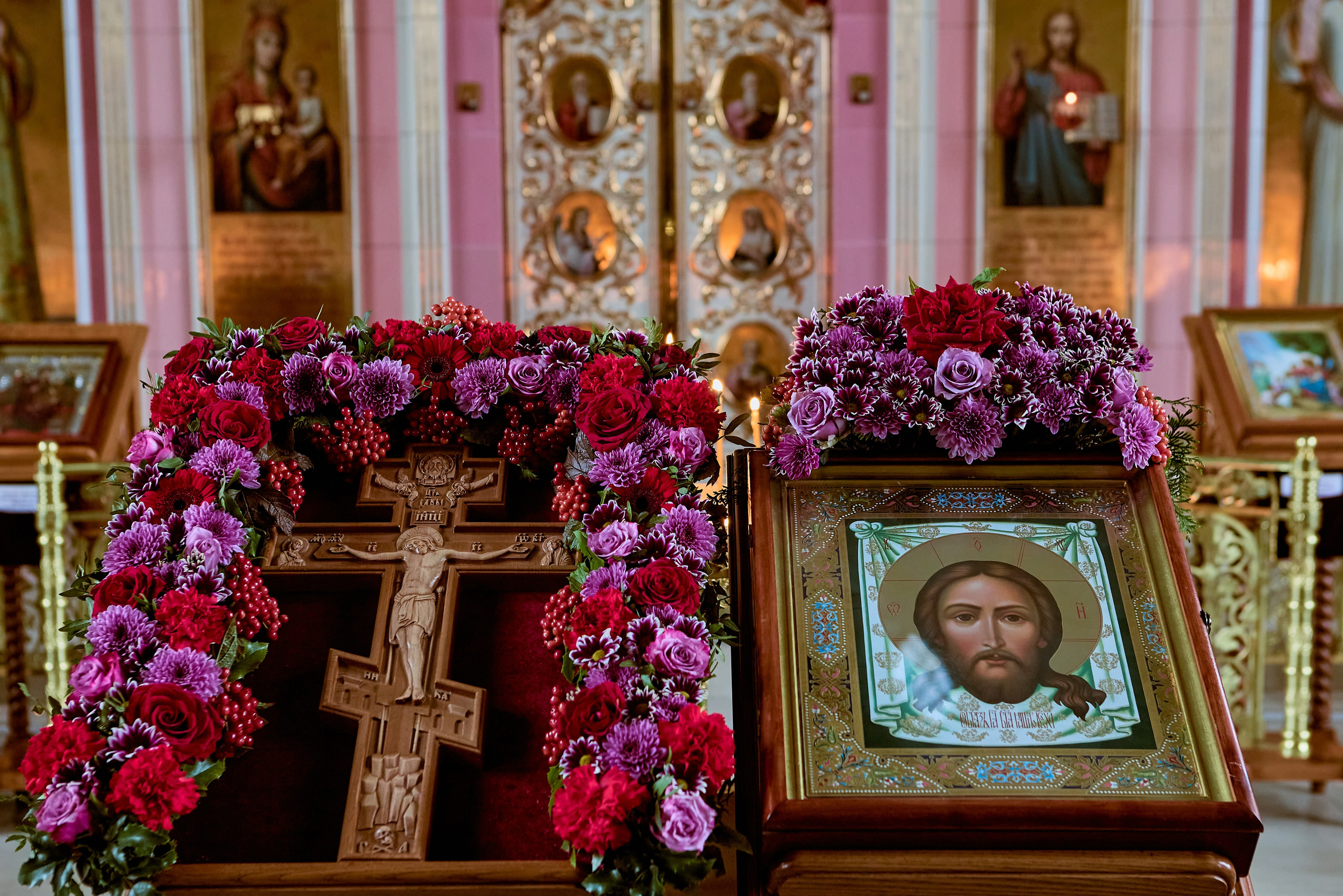 Фотографии с праздника Изнесение Честны́х Древ Животворящего Креста Господня