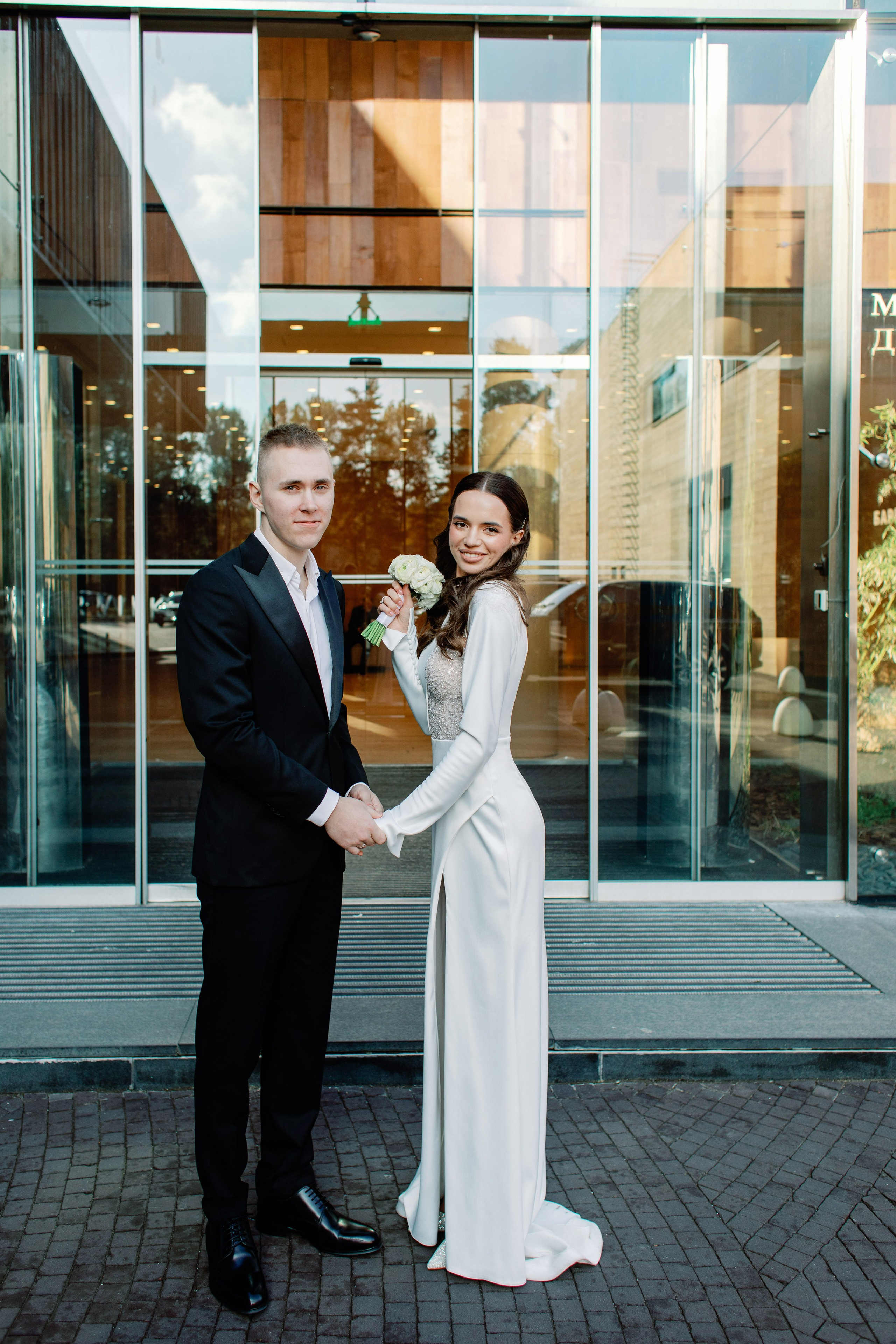 Свадьба для двоих в Москве, фотосессия на крыше, сборы, прогулка в Barvikha Luxury Village