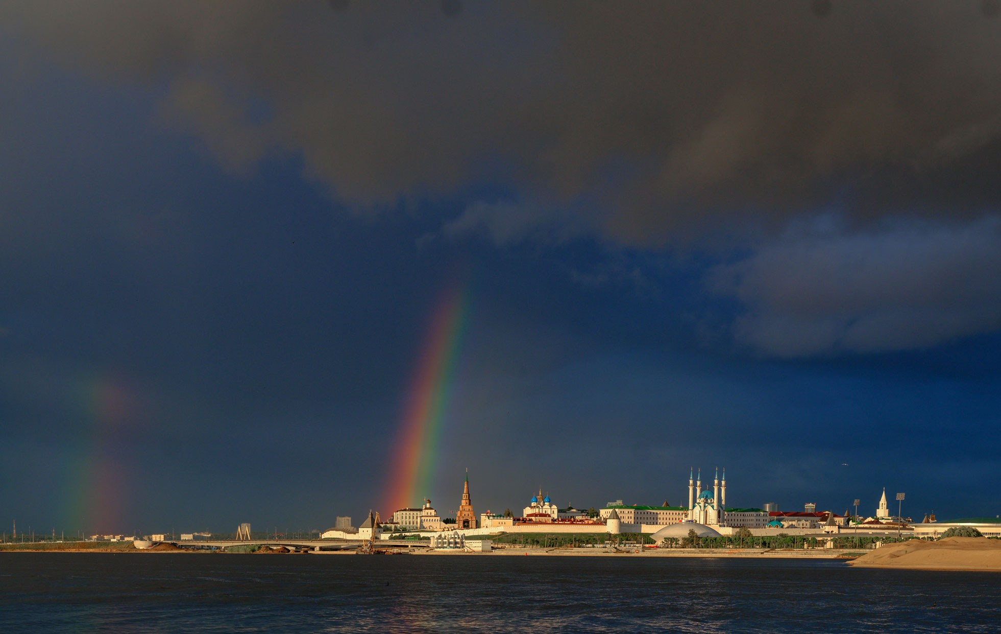 Фотографии для интерьера. Oleg Samoilov is a documentary photographer for brands that value an honest story